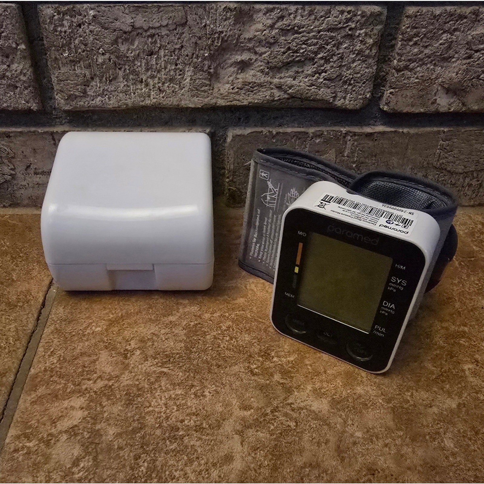 White | PARAMED | Electronic Blood Pressure Monitor