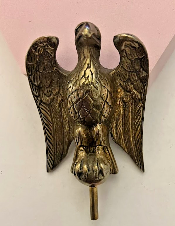 LARGE VINTAGE BRONZE BANJO EAGLE CLOCK KEY A11