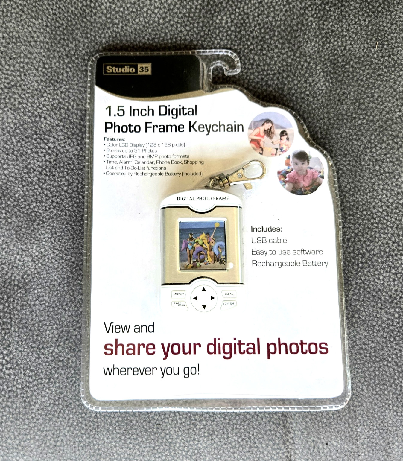 Studio 35  1.5 Inch Digital Photo Frame Keychain