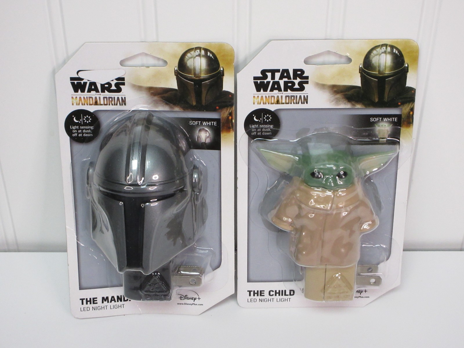 2 Disney Star Wars The Mandalorian Helmet The Child Baby Yoda LED Night Light