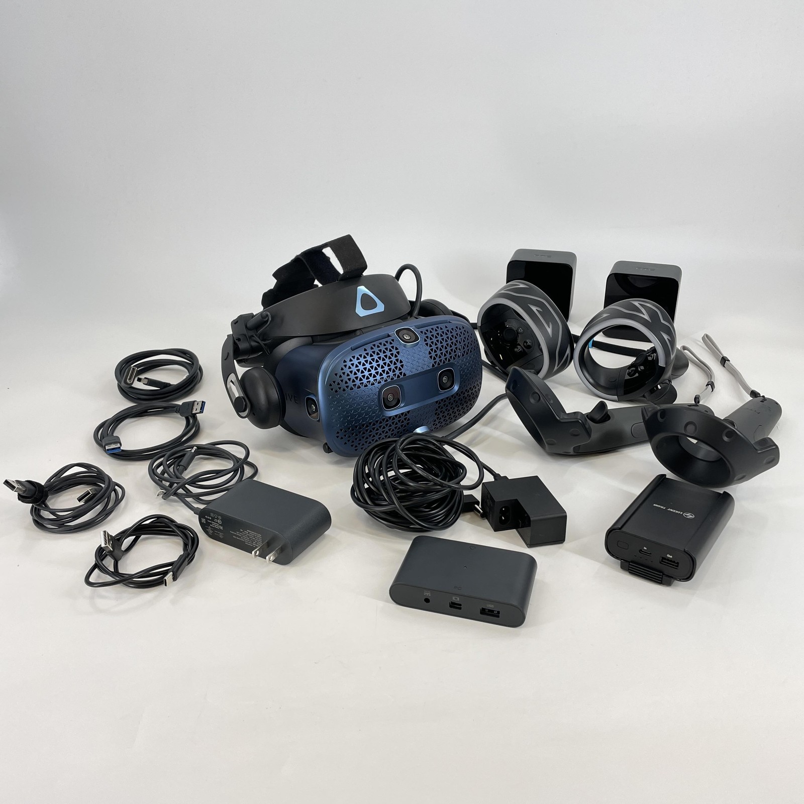 HTC Vive Cosmos Elite VR Headset w/ Controller/Link Box/Base Stations- Very Good