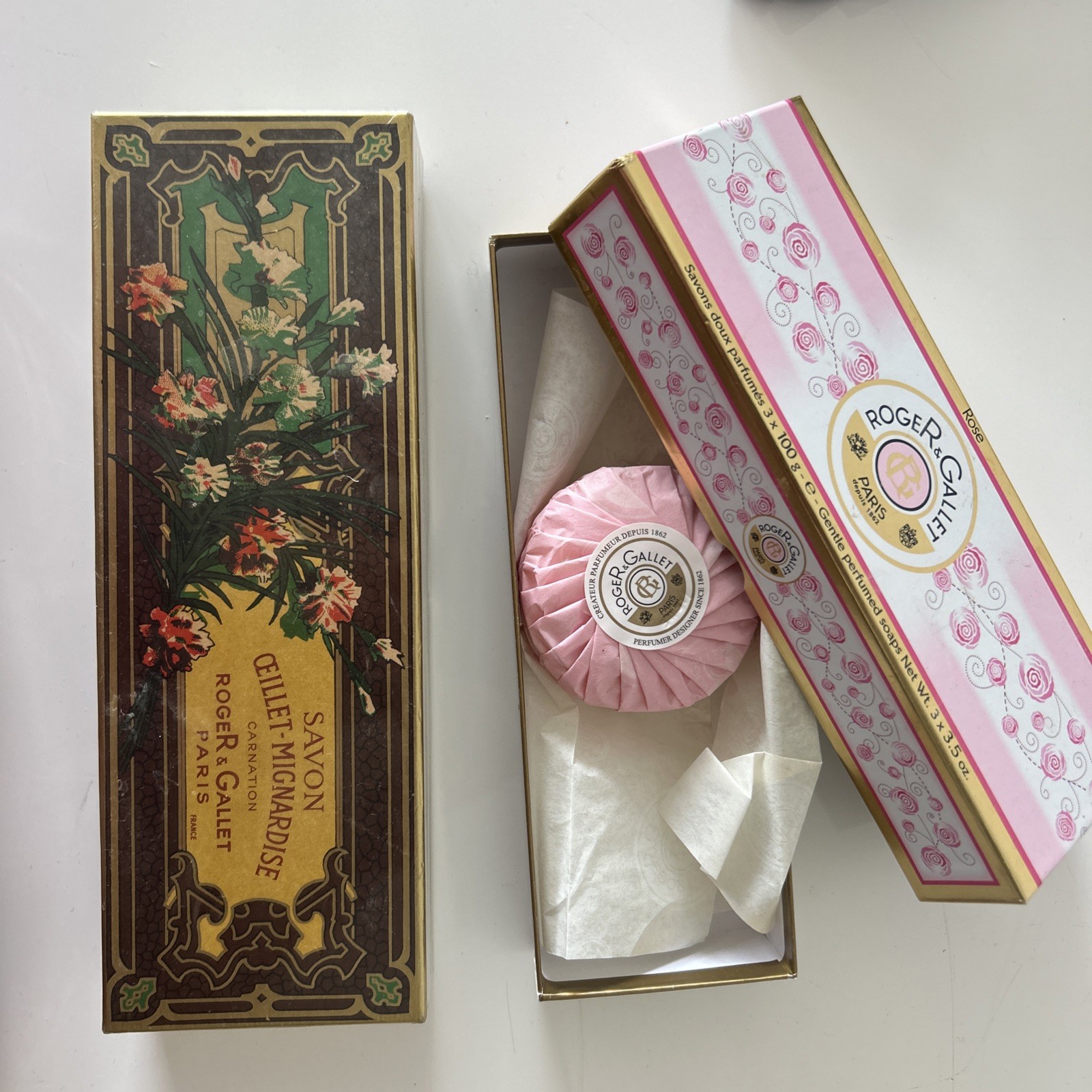 VinTagE ROGER & GALLET PARIS CEILLET MIGNARDISE CARNATION SOAP 3 × 3.5 oz. NeW 