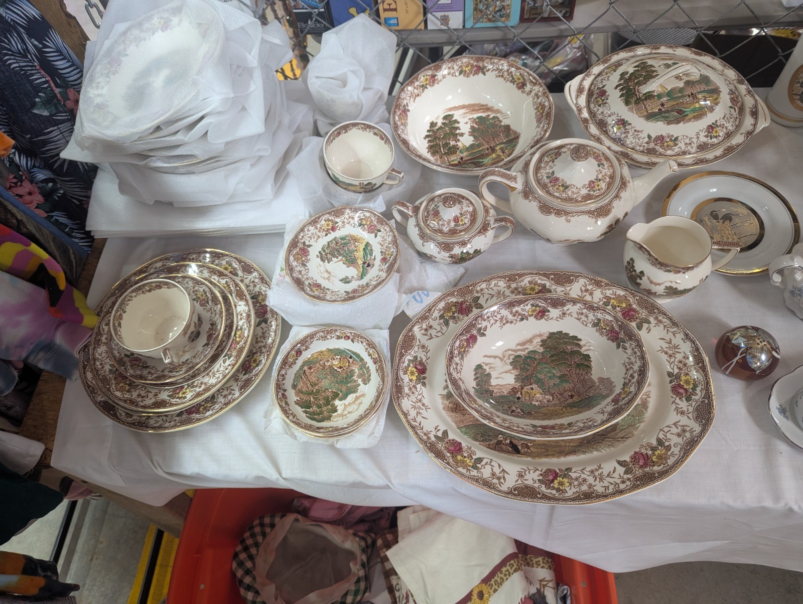 Royal Tudor Ware Olde England Service Of 8