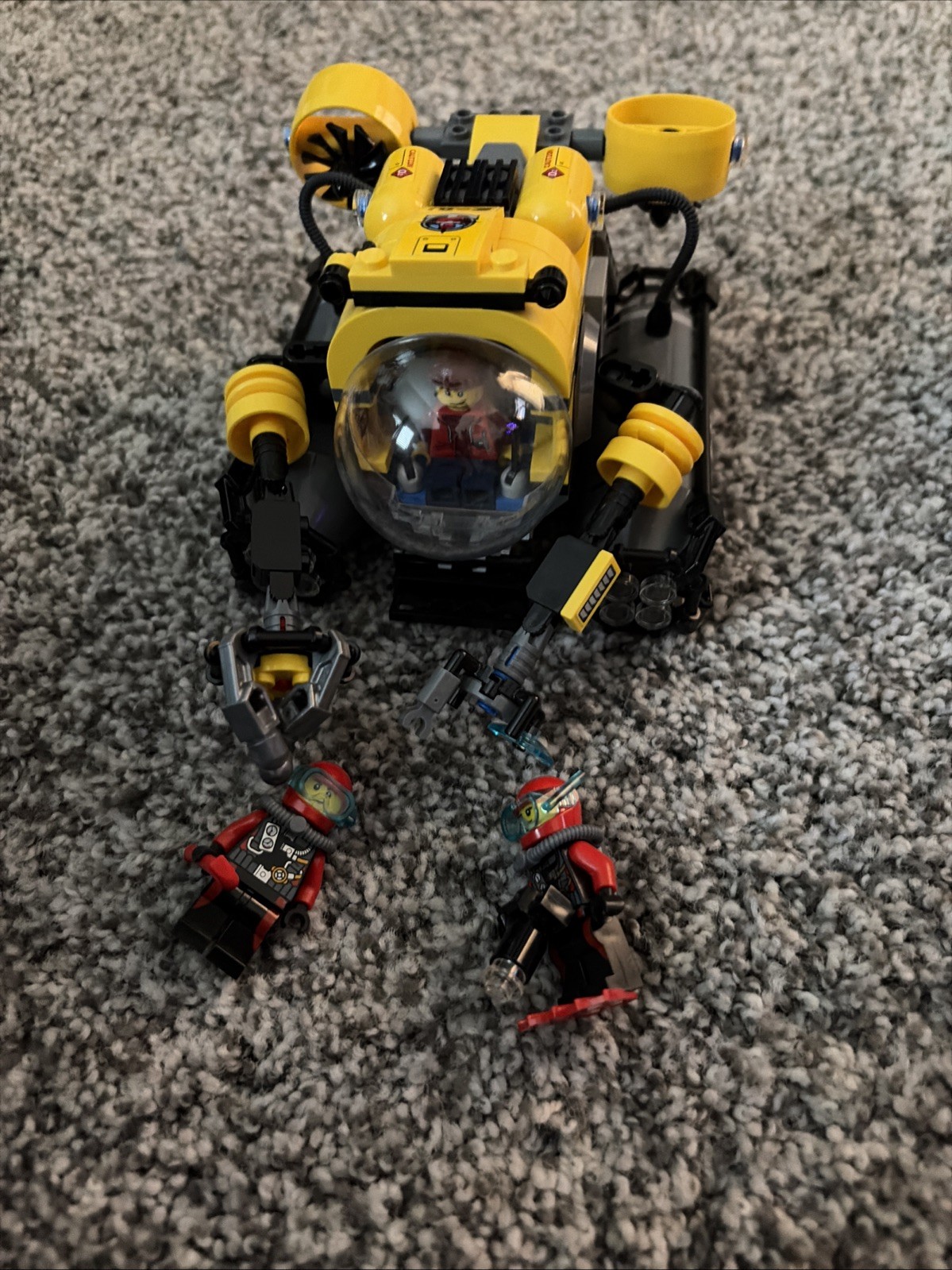 LEGO Submarine Set W/Mini Figures No Manual No Box