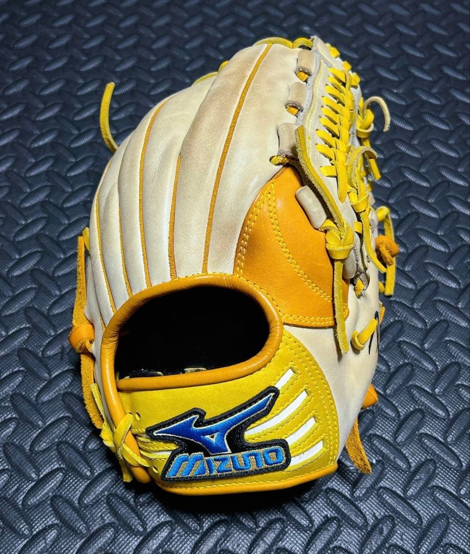 Mizuno Ibata Model Old Label View League Softball Infielder Gloves