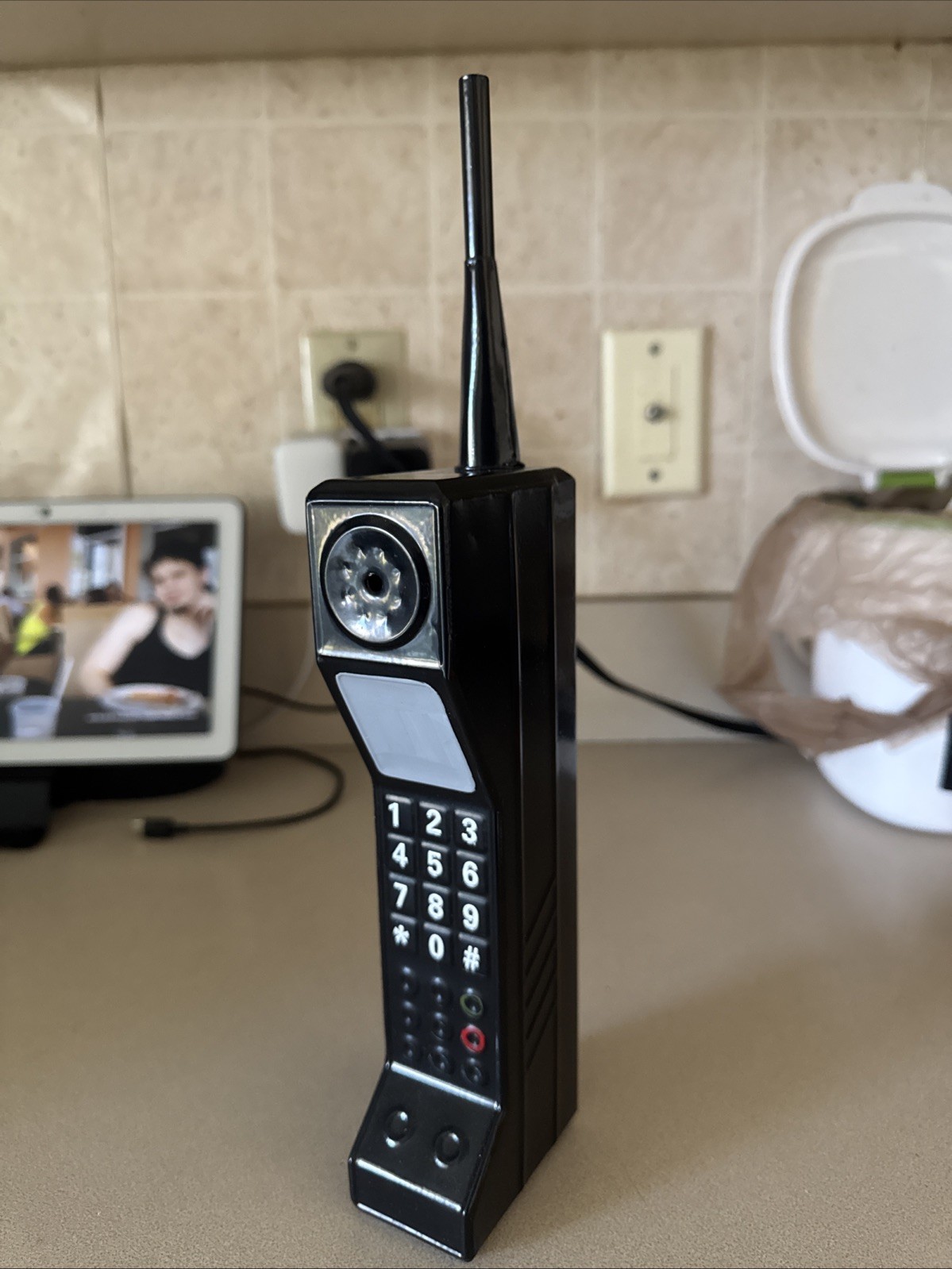 Retro Brick Cell Phone Ornament, 80S 90S Phone Prop, Vintage Cellular Phone Mode