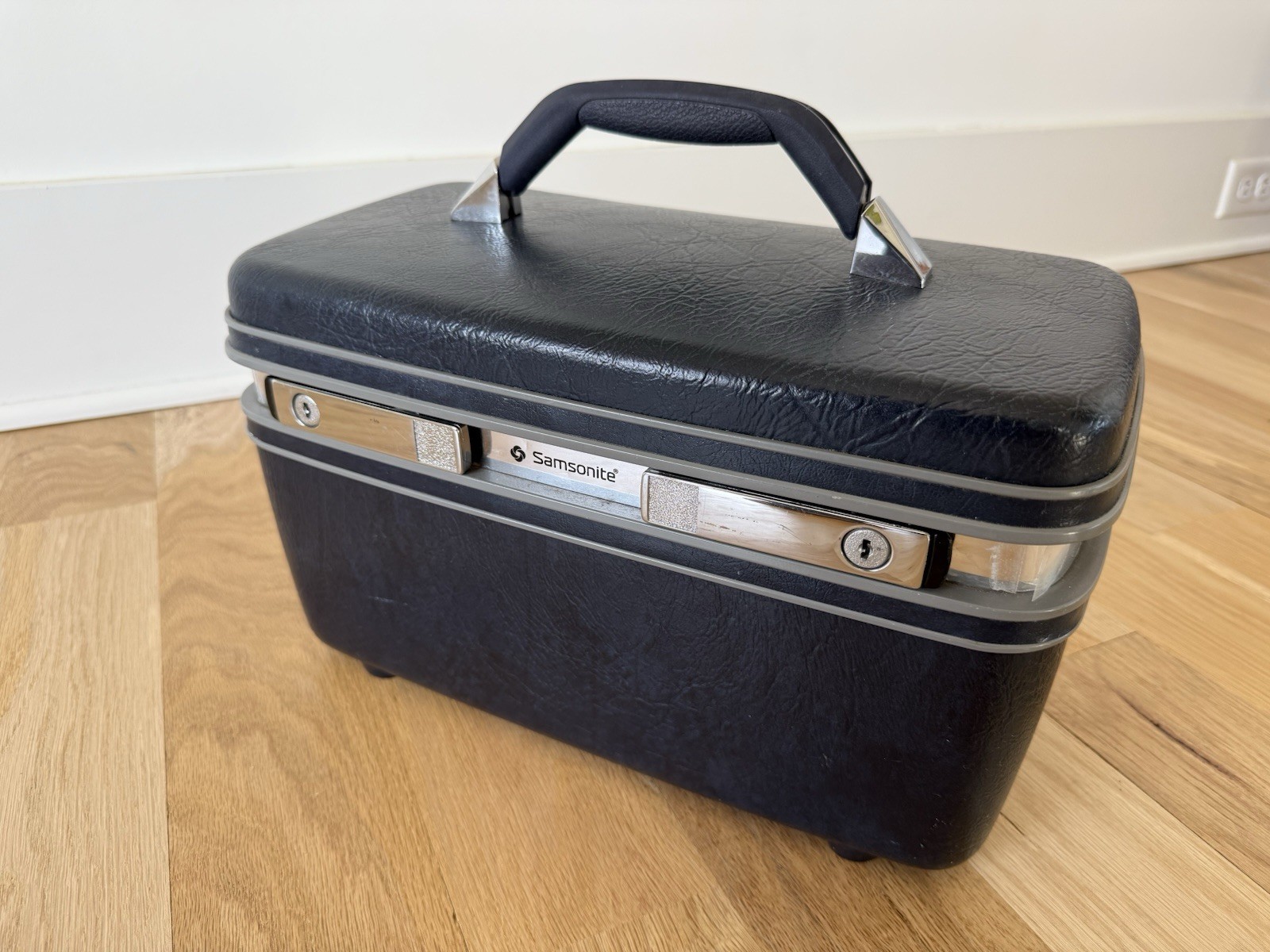 Vintage Samsonite Profile II Navy Blue Make-Up/Train Case Hard Luggage Suitcase