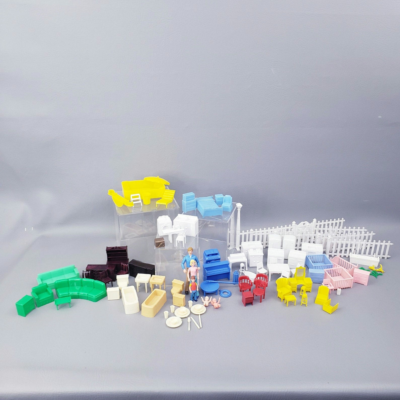 Vintage Lot of Over 90 MARX Plastic Toys Dollhouse Furniture 1960’s