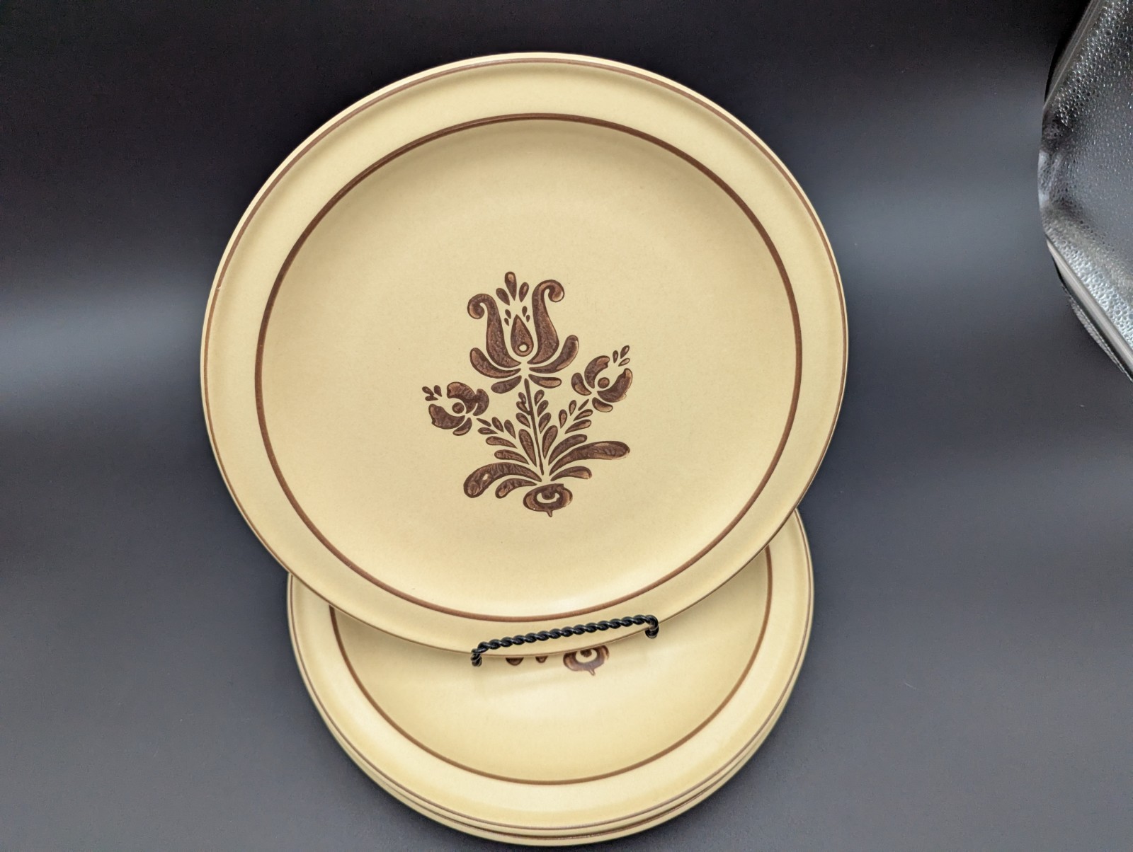 Pfaltzgraff Set of 4 Village 6 7/8" Salad Bread Dessert Plates Brown Beige USA