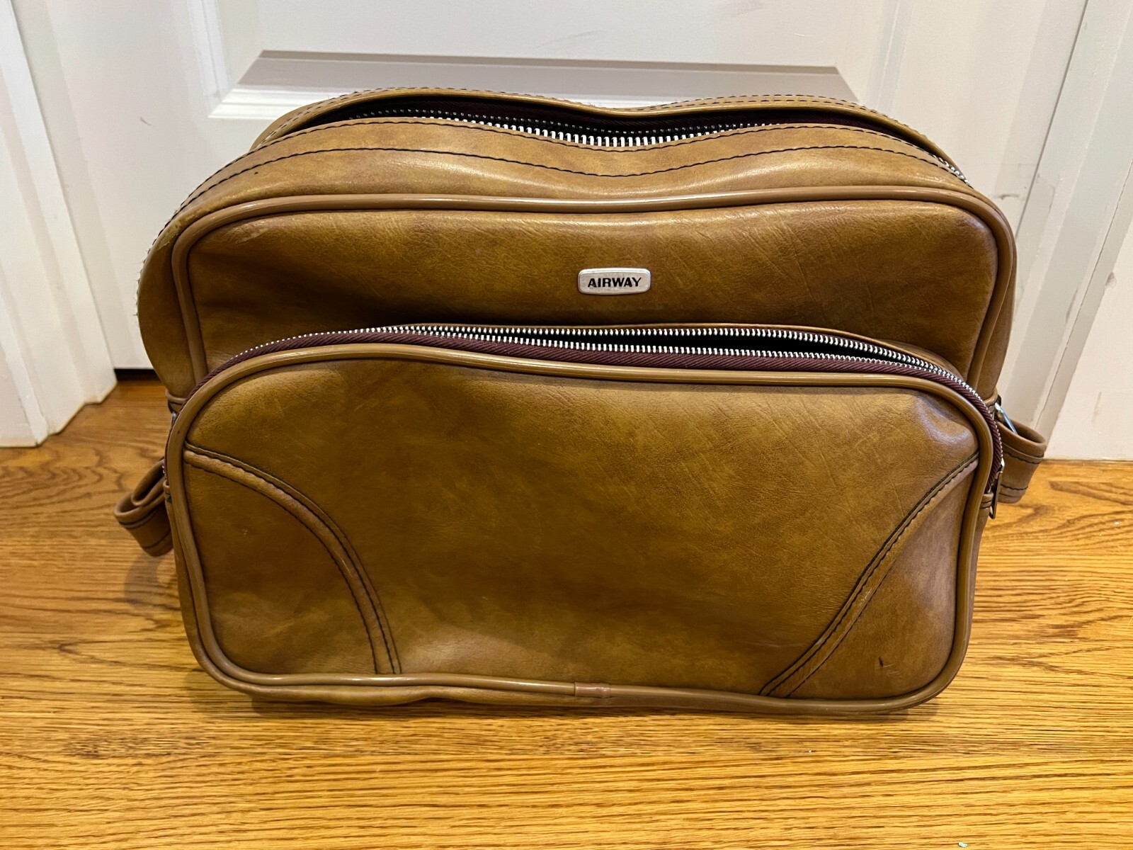 Vintage AIRWAY INDUSTRIES Camel Brown Vinyl Leather Travel Bag