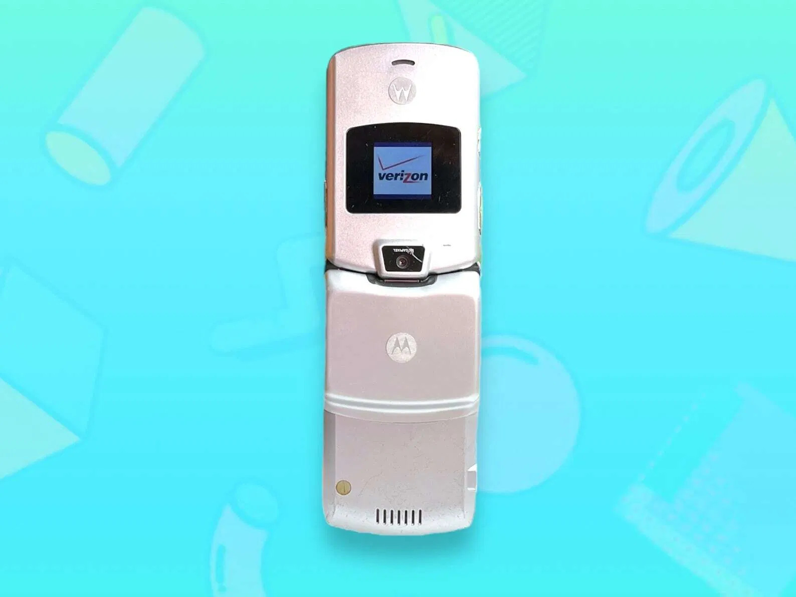 Vintage Y2K Motorola Razor Mobile Flip CellPhone. Works.