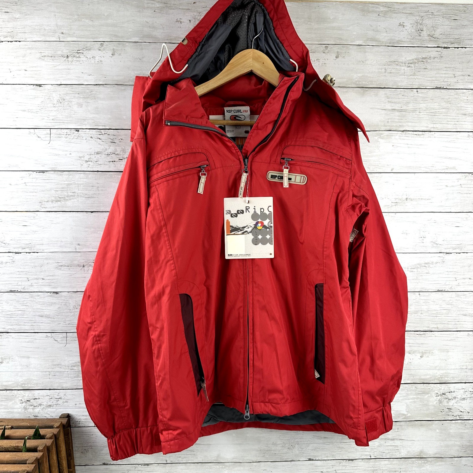 Vtg Ripcurl Mountainwear 2001 Womens juniors Snow Jacket Large NWT Deadstock red