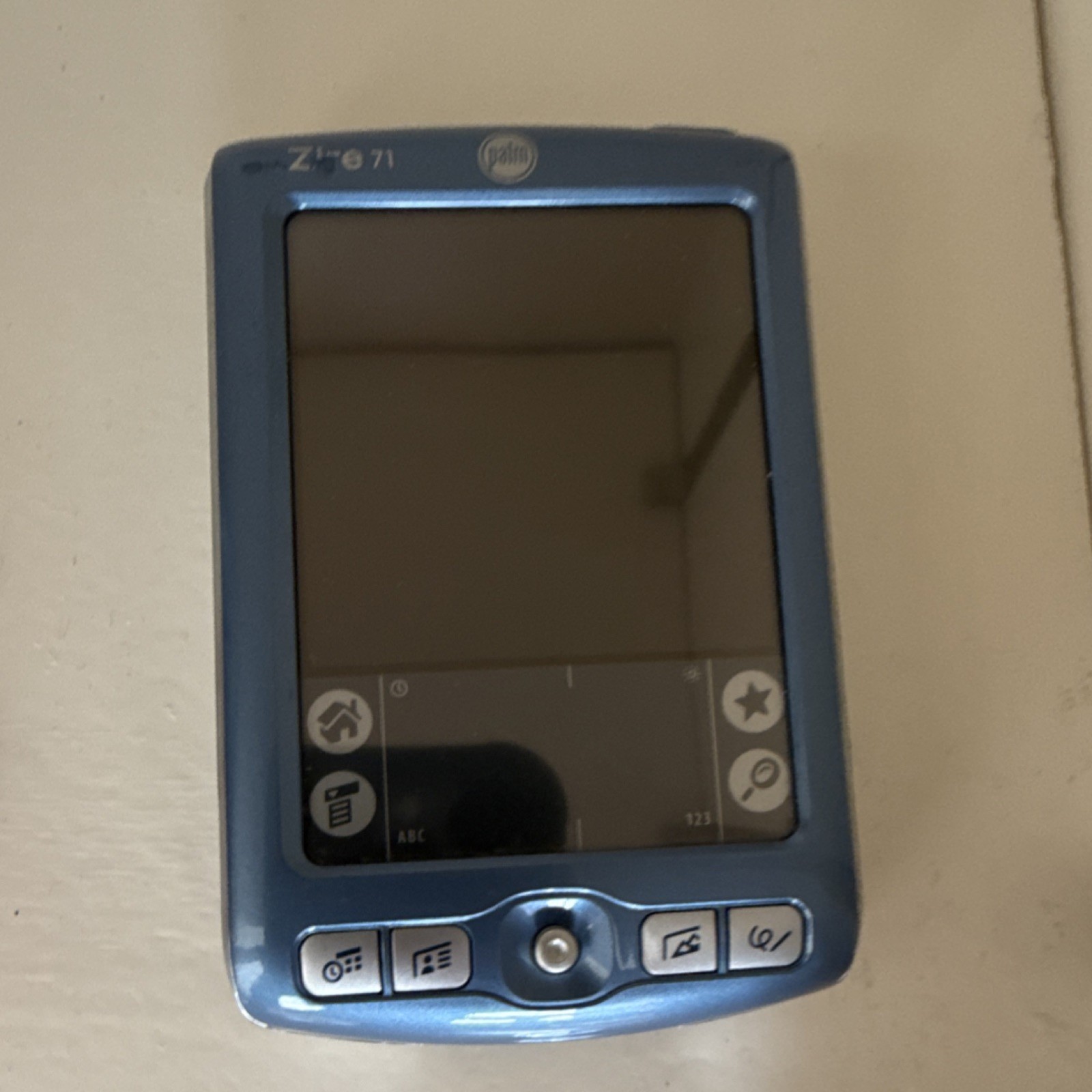 Palm Zire 71 PDA with Stylus, Camera, Color Screen, Palm OS Untested Device Only
