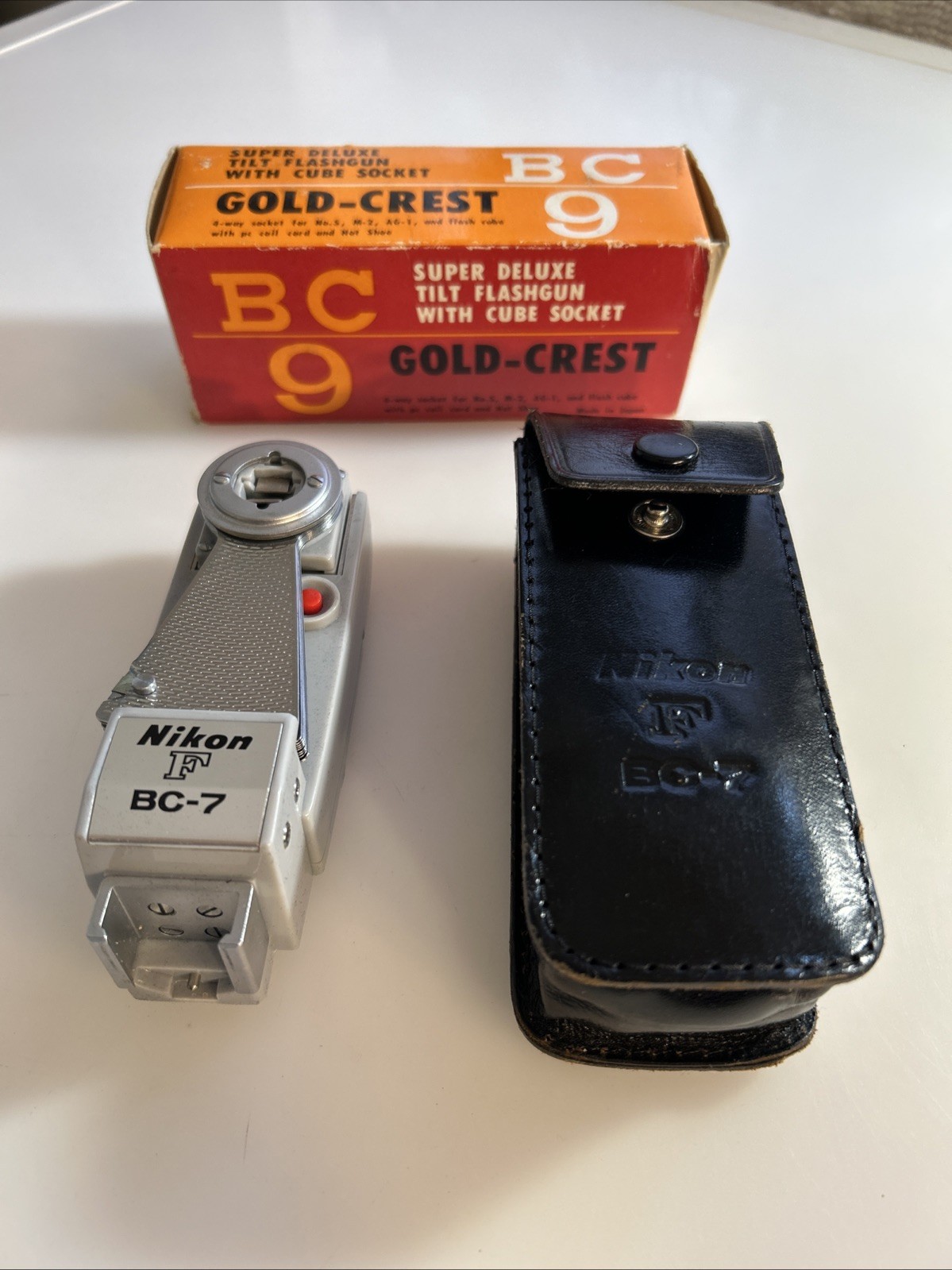 Vintage Gold Crest BC-9 Super Deluxe Camera  Flashgun Tilt Flash untested zals