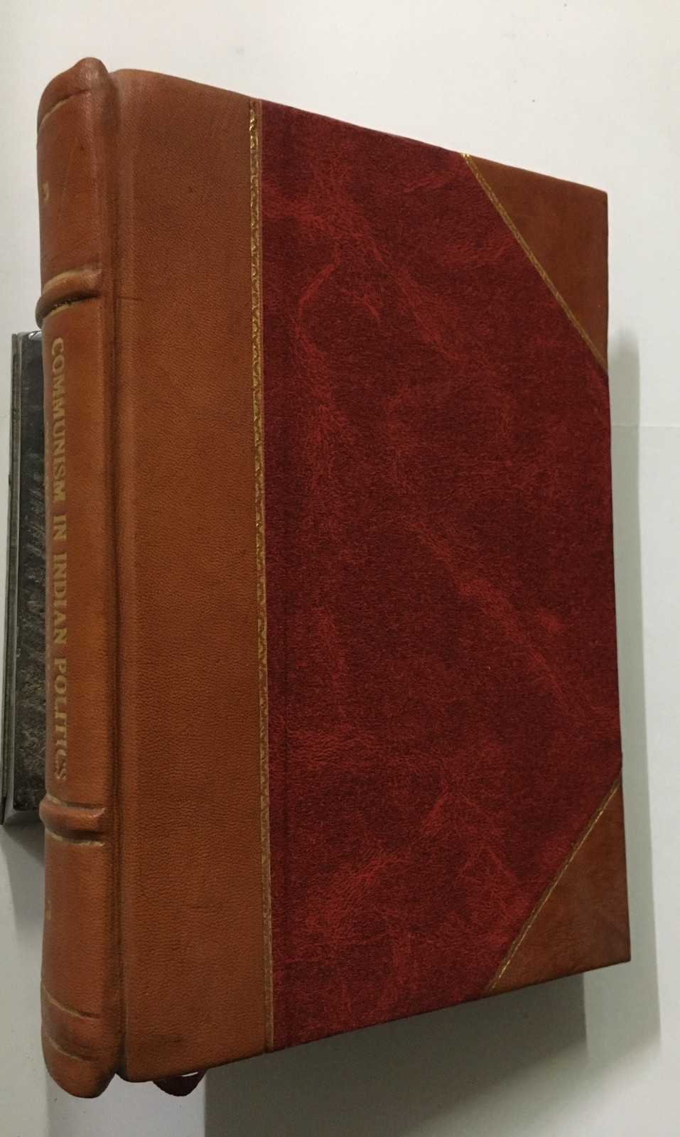 Sen Gupta, Bhabani: Communism In Indian Politics. Columbia University. 1972.