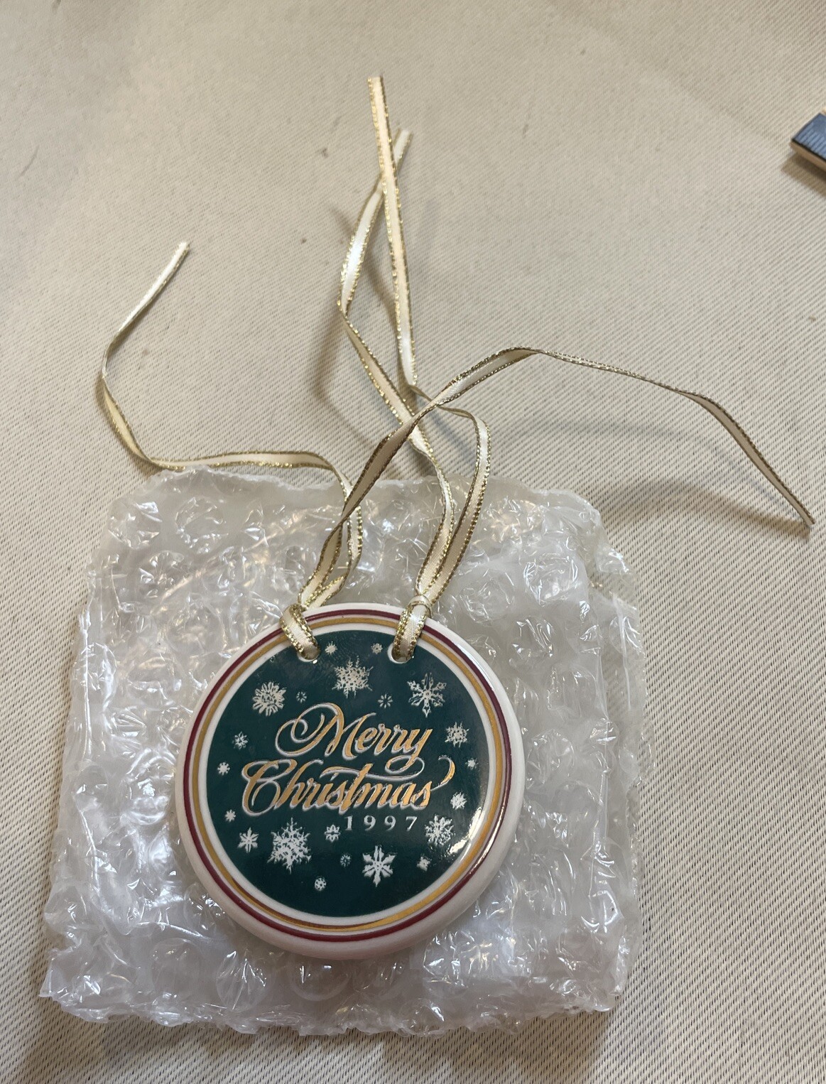 Longaberger Baskets 1997 Merry Christmas Tie On Accessory Round Snowflakes