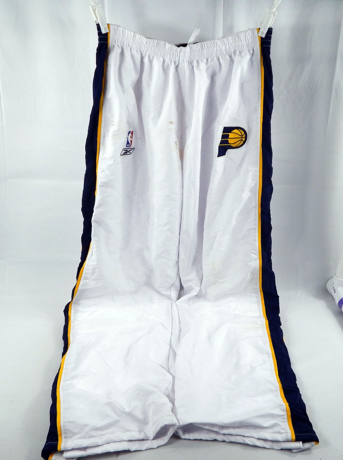 2001-06 Indiana Pacers Jonathan Bender #24 Game Used White Warm Up Pants 42 132