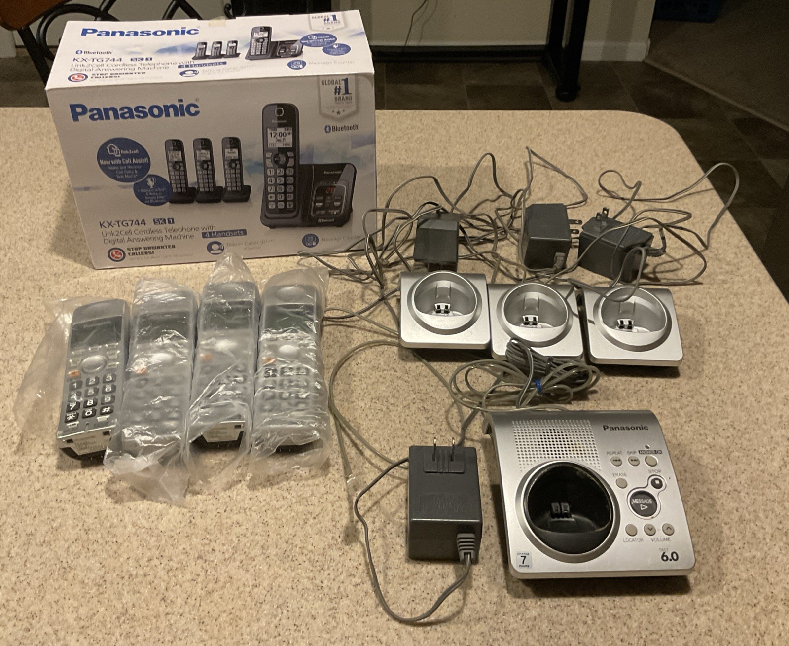 Panasonic KX-TG744 Link2Cell Bluetooth Cordless Phone 4 Handset System KX-TG744
