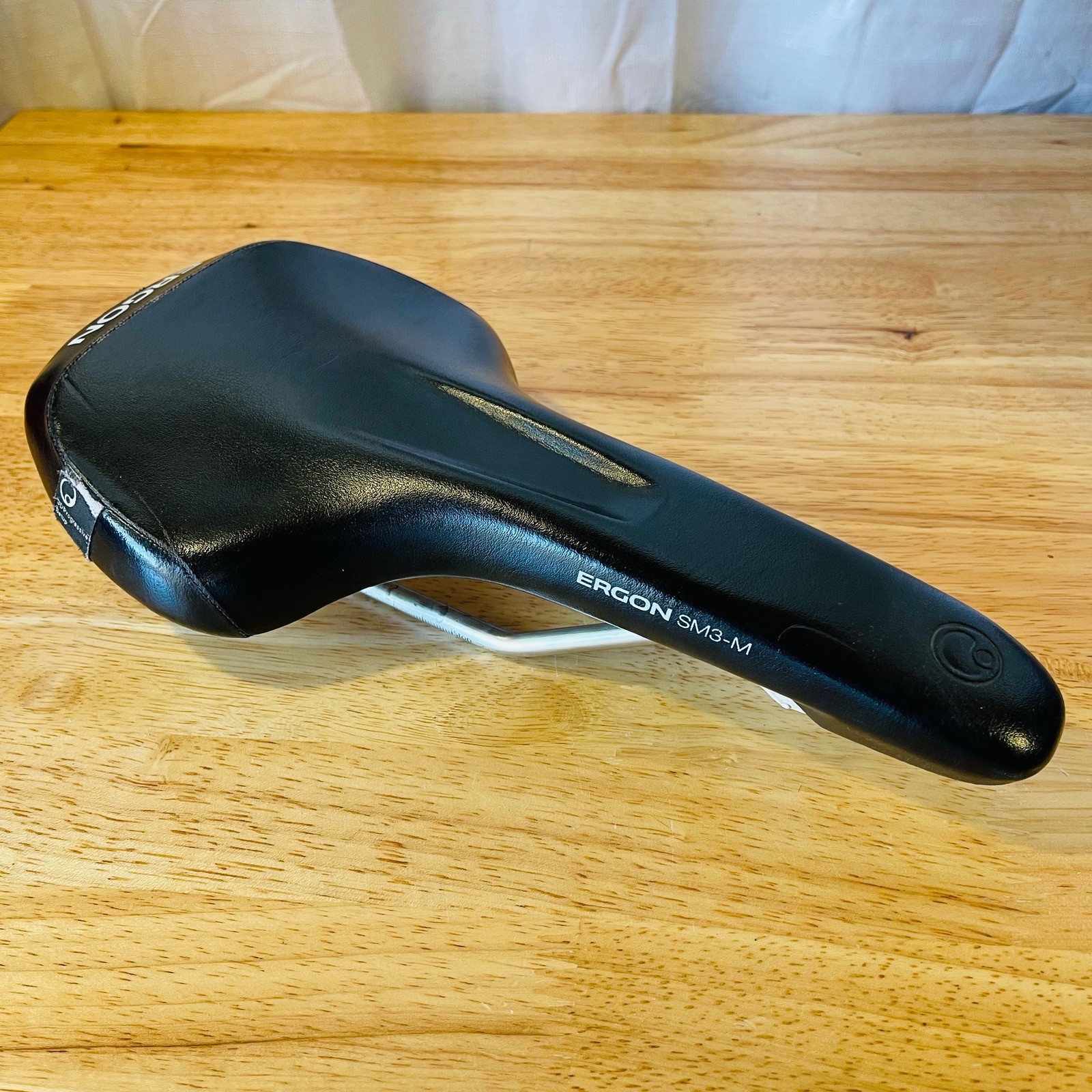 Ergon SMR3-M Steel Rail Saddle Ultra Thin V-Flex Construction Carbon Composite