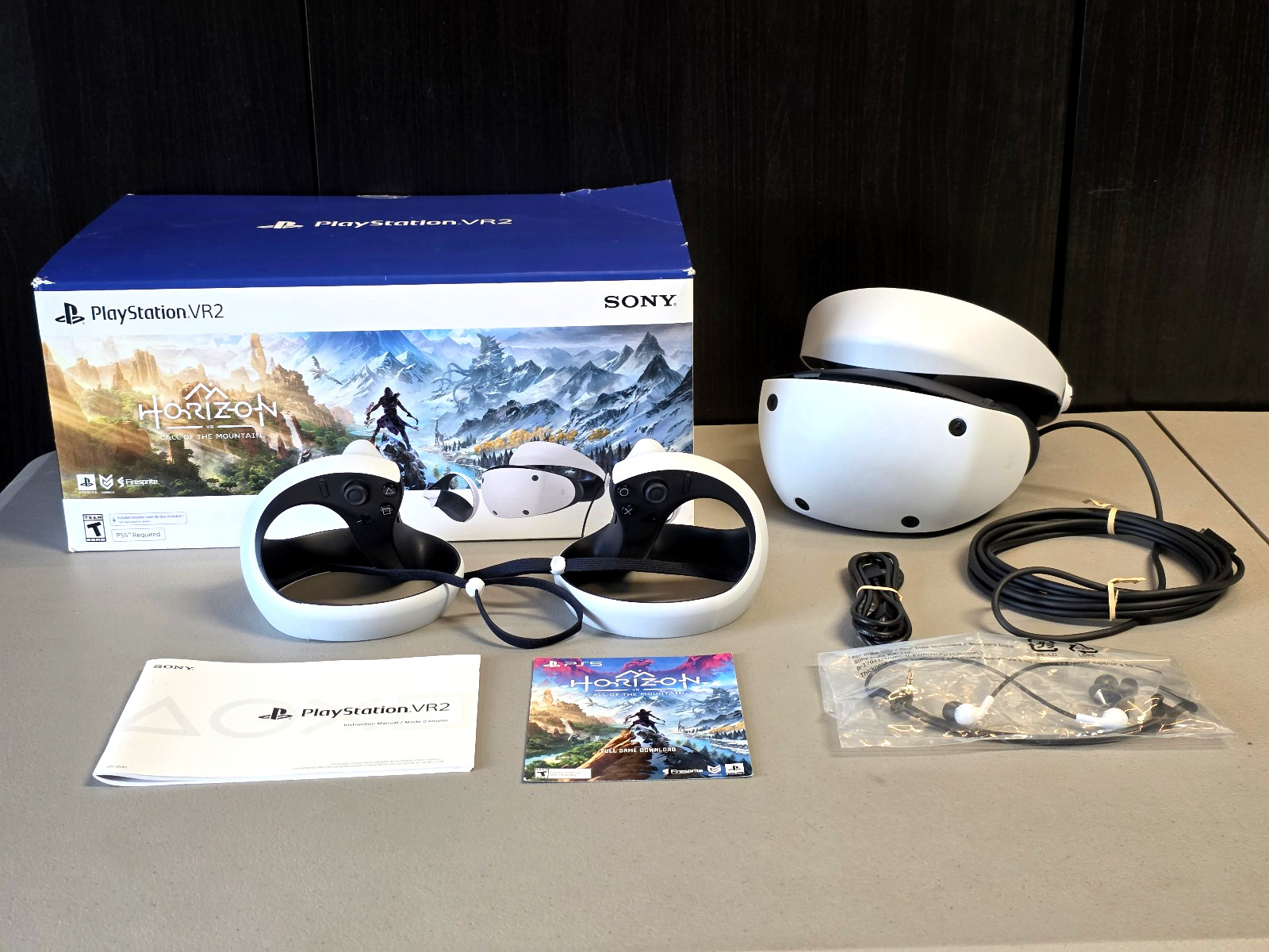 Sony PlayStation VR2 w/Horizon Call of the Mountain Code for PS5 New in Open Box