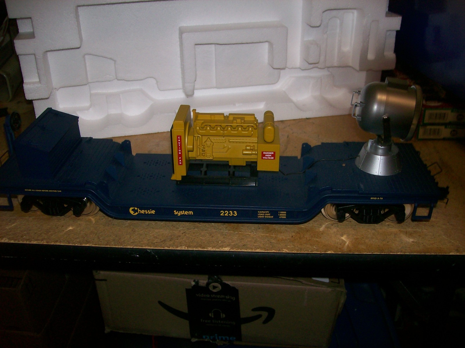 USA Trains G  R17328 Chessie Depressed Center Searchlight Car Metal Wheels LN/OB