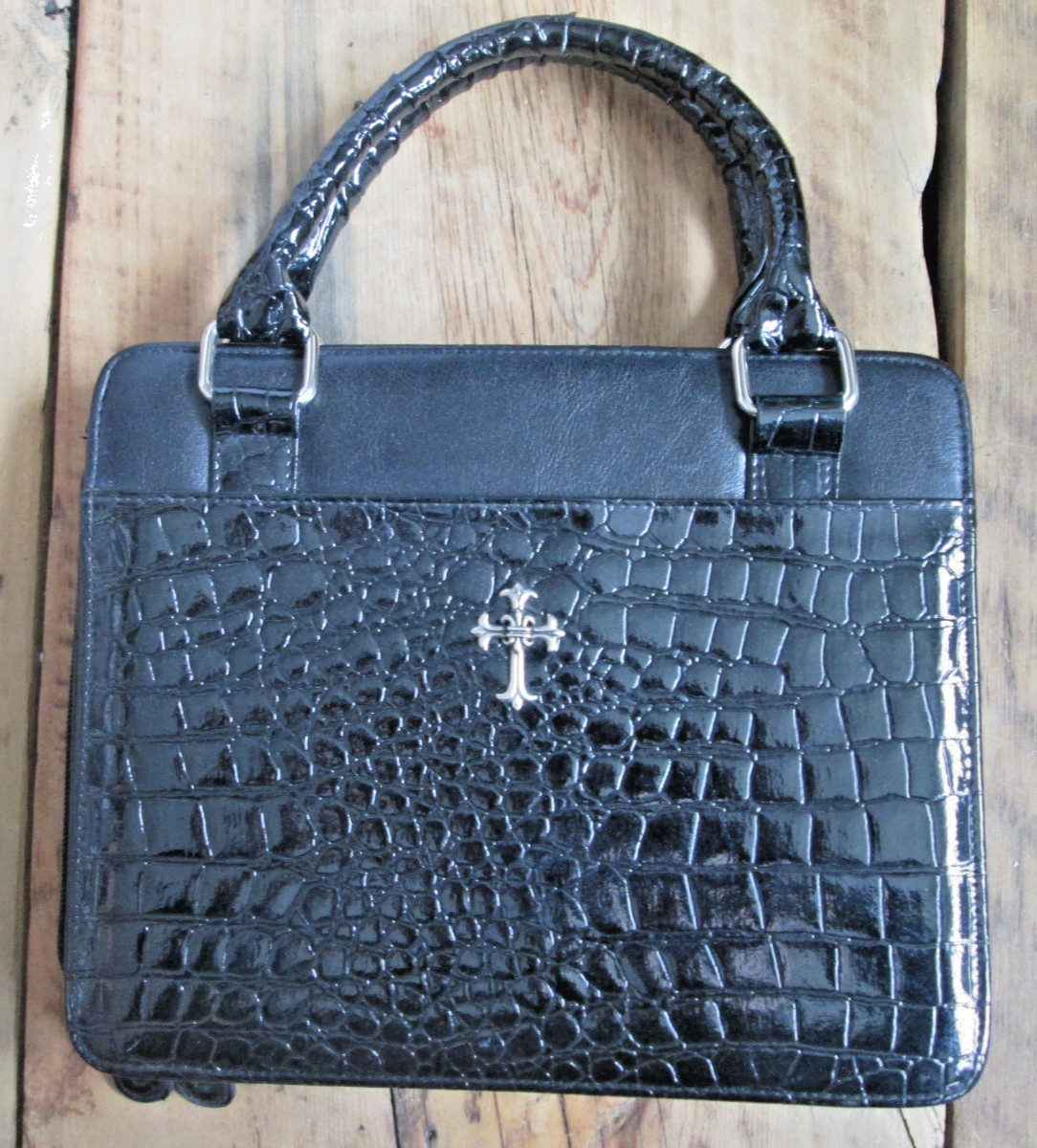 Soft Touch Classics Bible Cover Cross Case Faux Leather Black Shiny Pockets READ