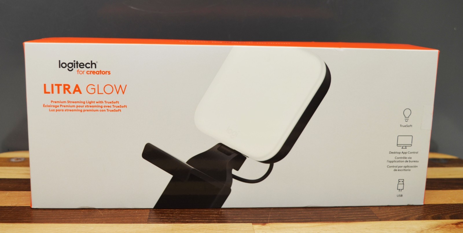 Logitech For Creators Litra Glow Streaming Light With TrueSoft Flattering -  New