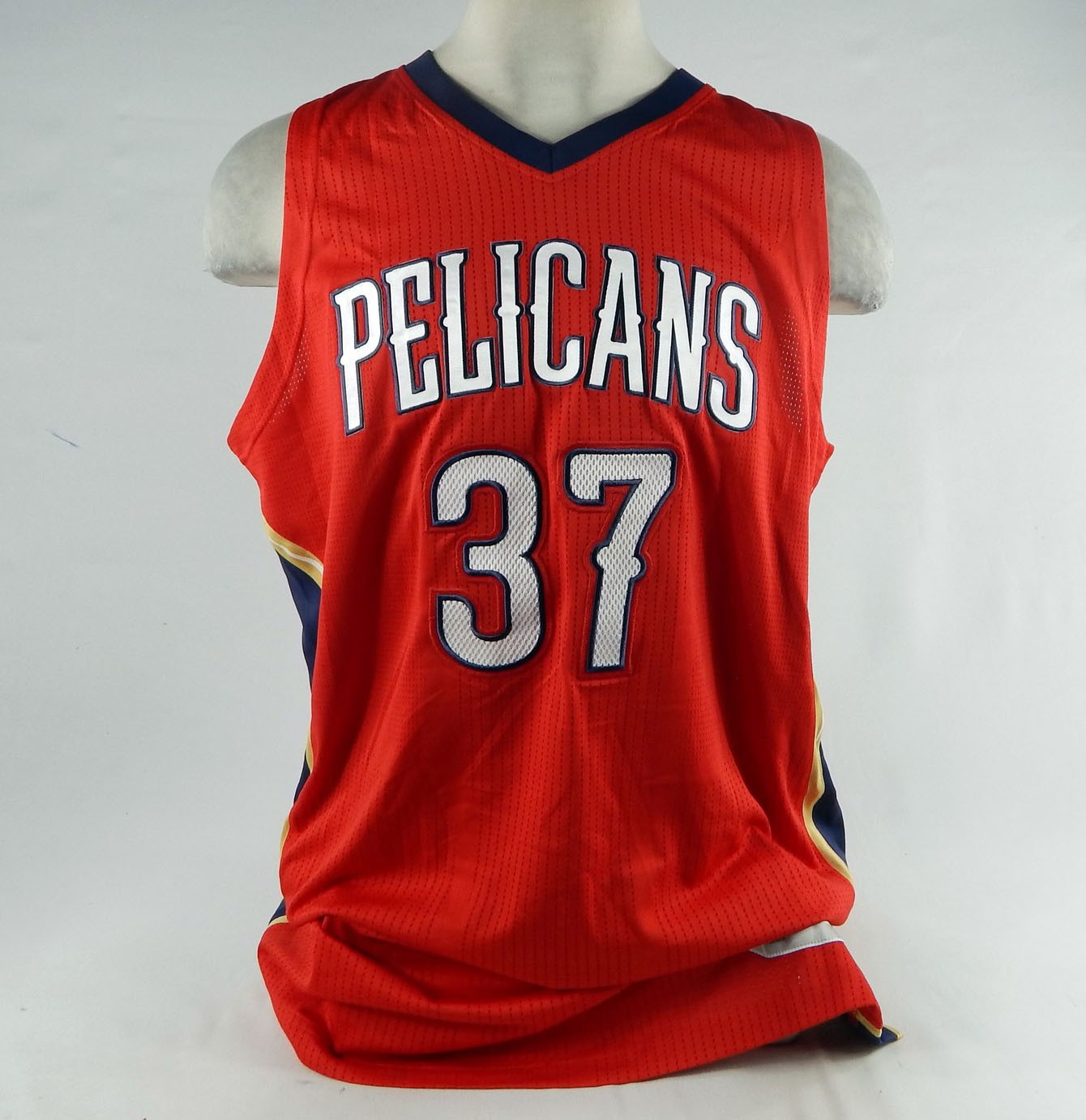2014-15 New Orleans Pelicans #37 Game Issued Red Jersey 3XL+4 360