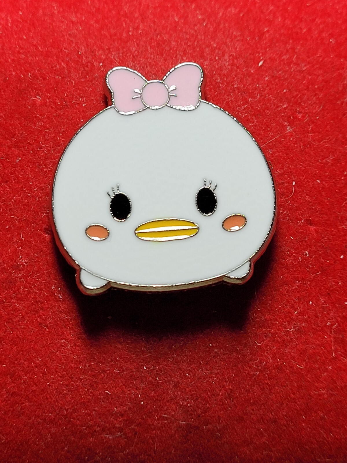Disney Pin Trading, Tsum Tsum Mystery Pins, Daisy Duck, 2013 47B