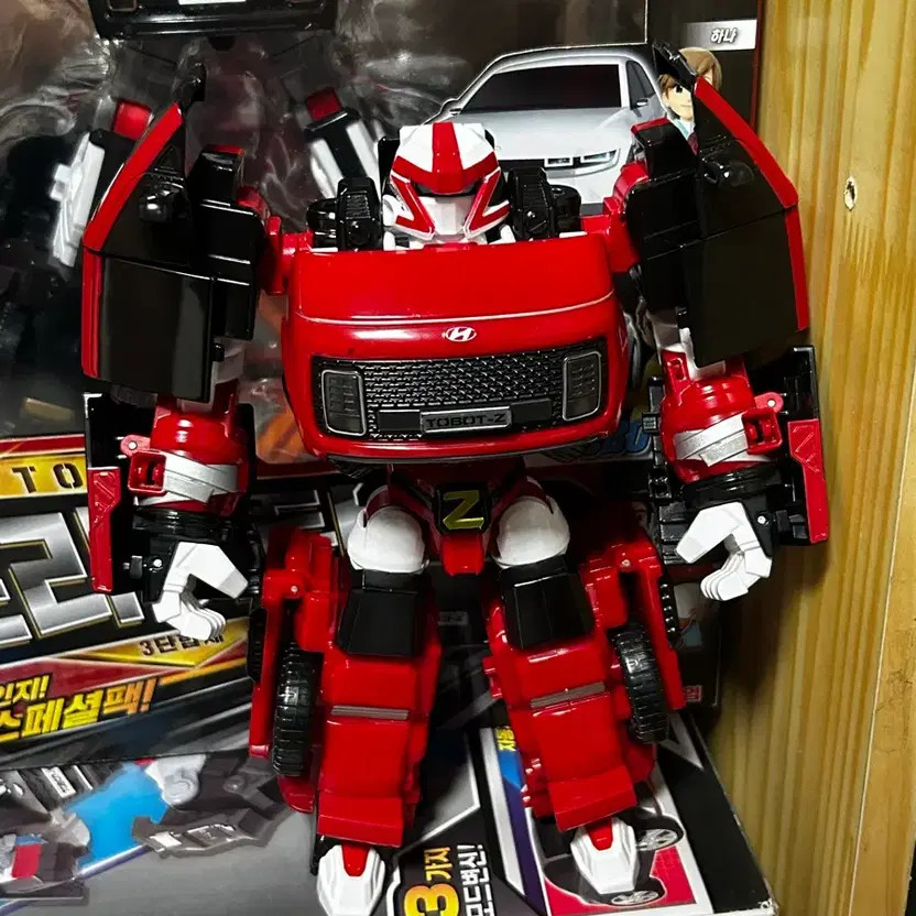 Tombot Z New Tombot Character Robot Toy Unopened