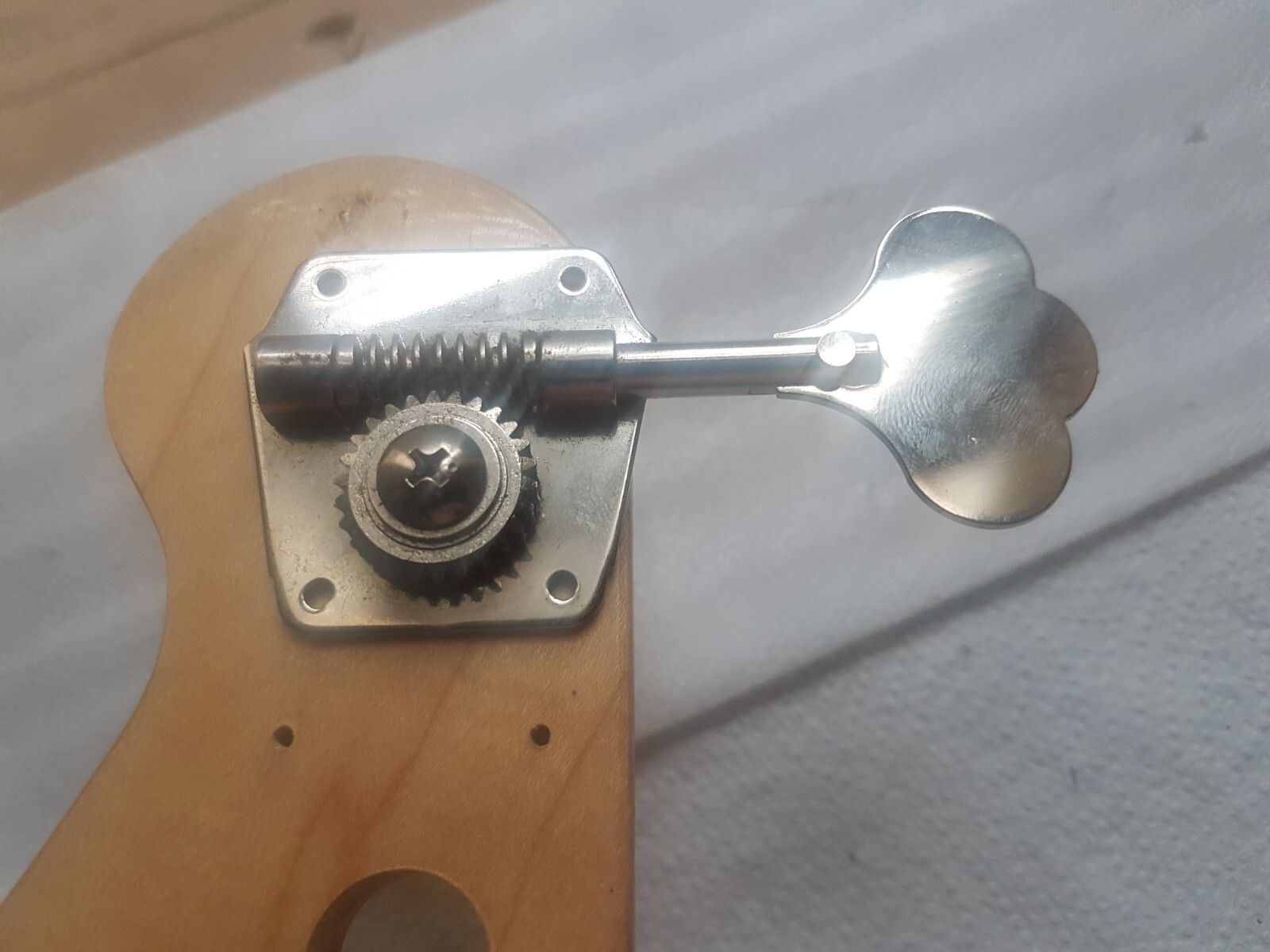 80's FENDER JAZZ BASS AVRI REISSUE TUNER