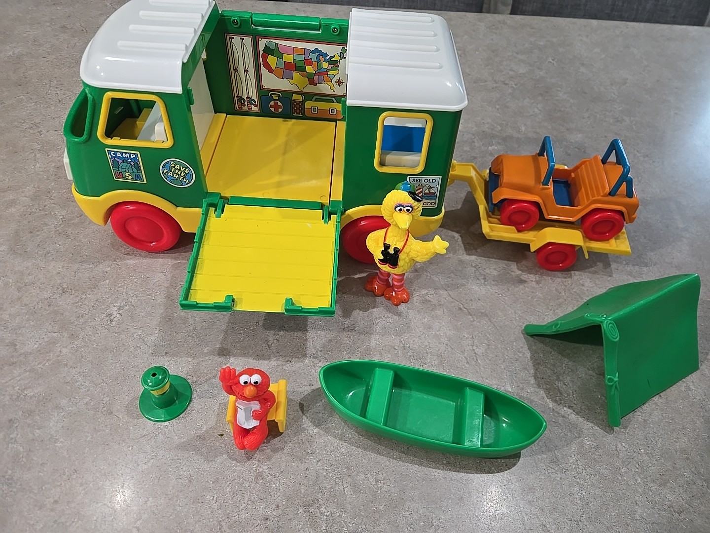 Vtg Tyco Sesame Street Camper Play Set w/ Accessories & Figures 1990s