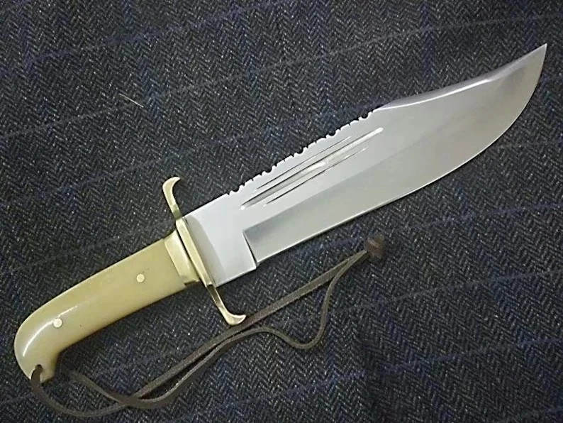 HANDMAD CARBON STEEL BOWIE KNIFE CAMEL BONE HANDLE,  HUNTING AND COMPIN