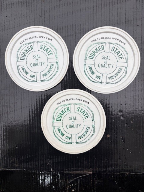 Vintage Quaker State Motor Oil Plastic Reseal Lid - "Seal of Quality" (3)