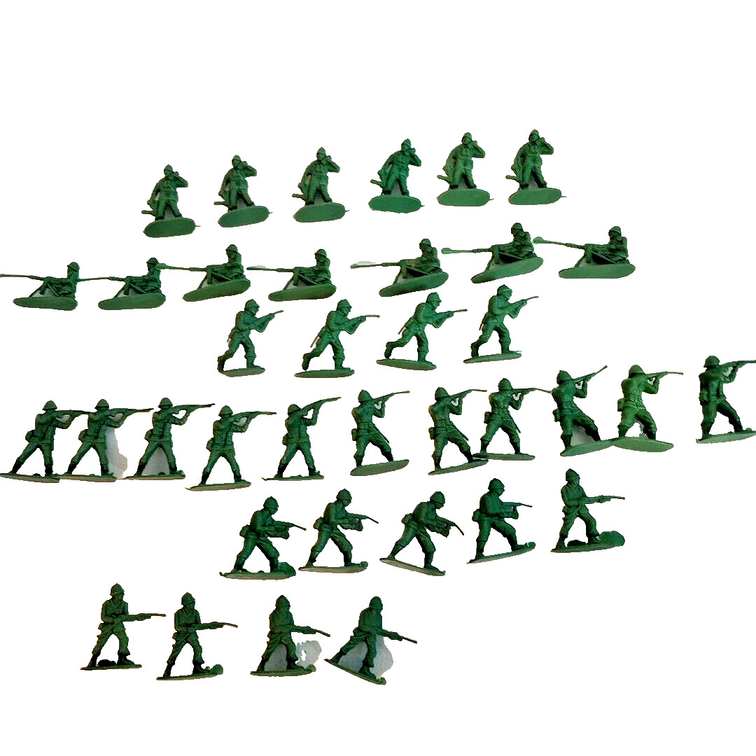Vintage Green Plastic WWII Army Men Toy Soldiers 1.5in Toys 37pc Unbranded EUC