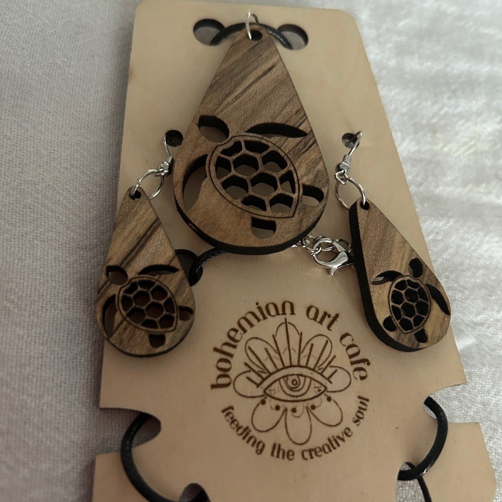 Wood Turtle Necklace And Earrings Set