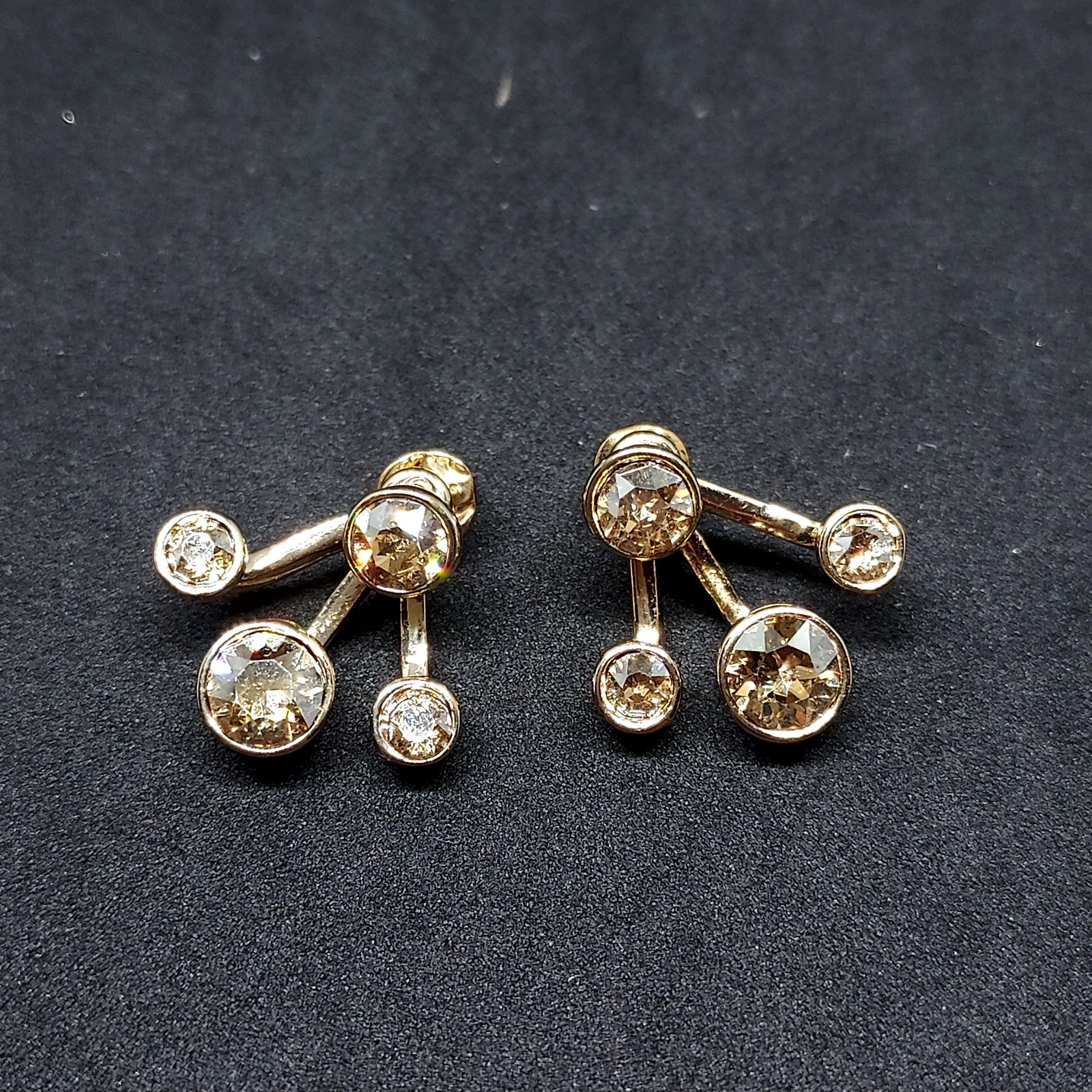 Pretty Gold Tone Champagne Crystal Ladies Fashion Stud Earrings Unworn - No Box.