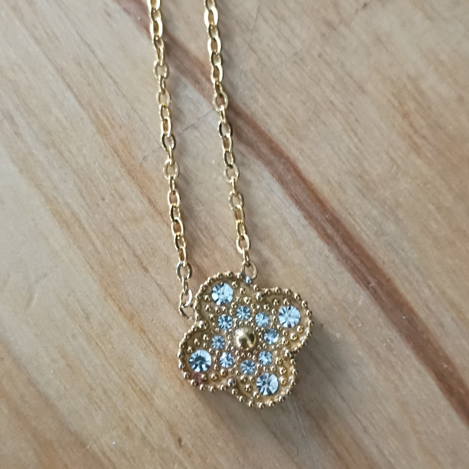 Gold Clover Pendant Necklace Crystal Accent Cable Chain Nature Theme Charm