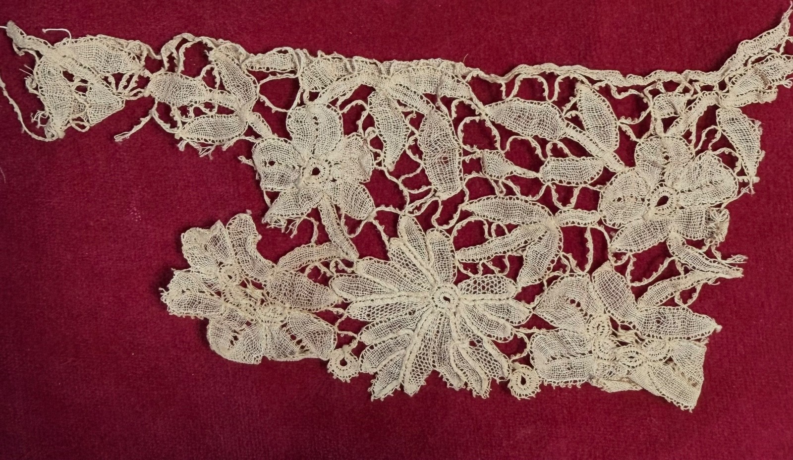 Study fragment classic vintage handmade Duchesse bobbin lace