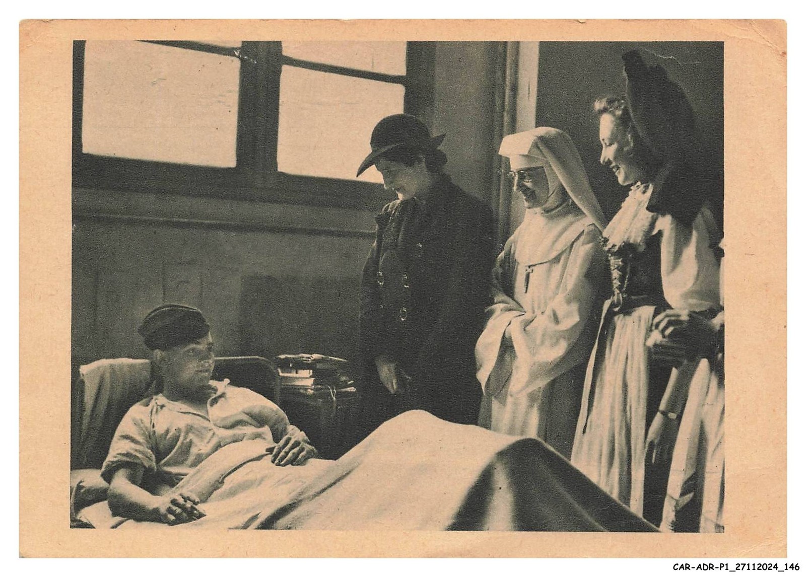 CAR-ADRP1-0074-MILITARIA - At The Bedside Of Our Wounded