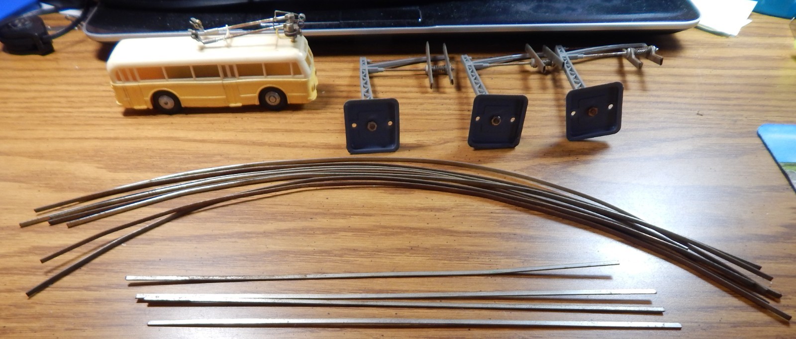 VINTAGE DBP TROLLEY BUS AND OTHER PARTS GERMANY UNTESTED LQQK