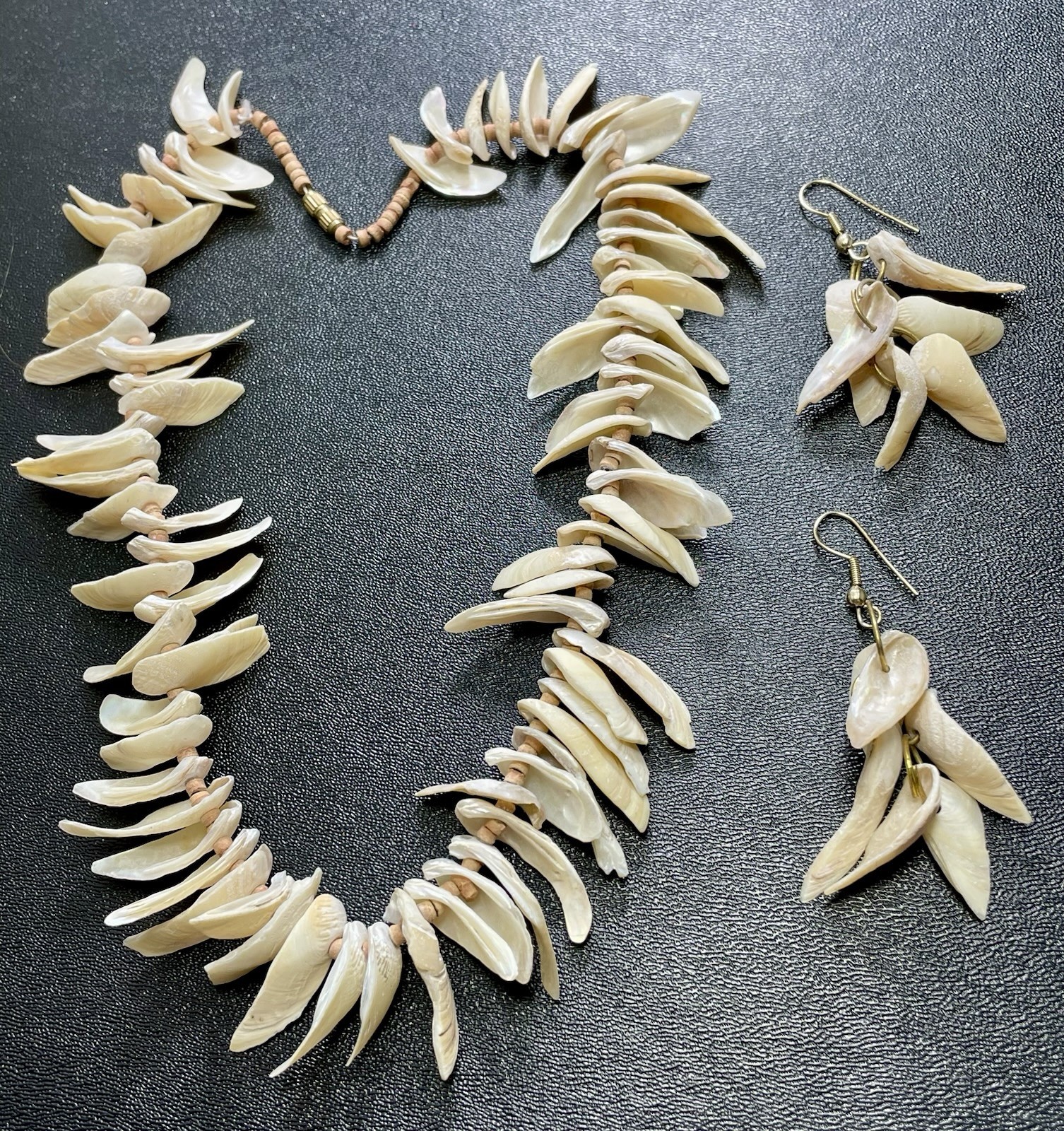 Vintage Bohemian Shell Beaded Necklace 18” Dangle Earrings Set