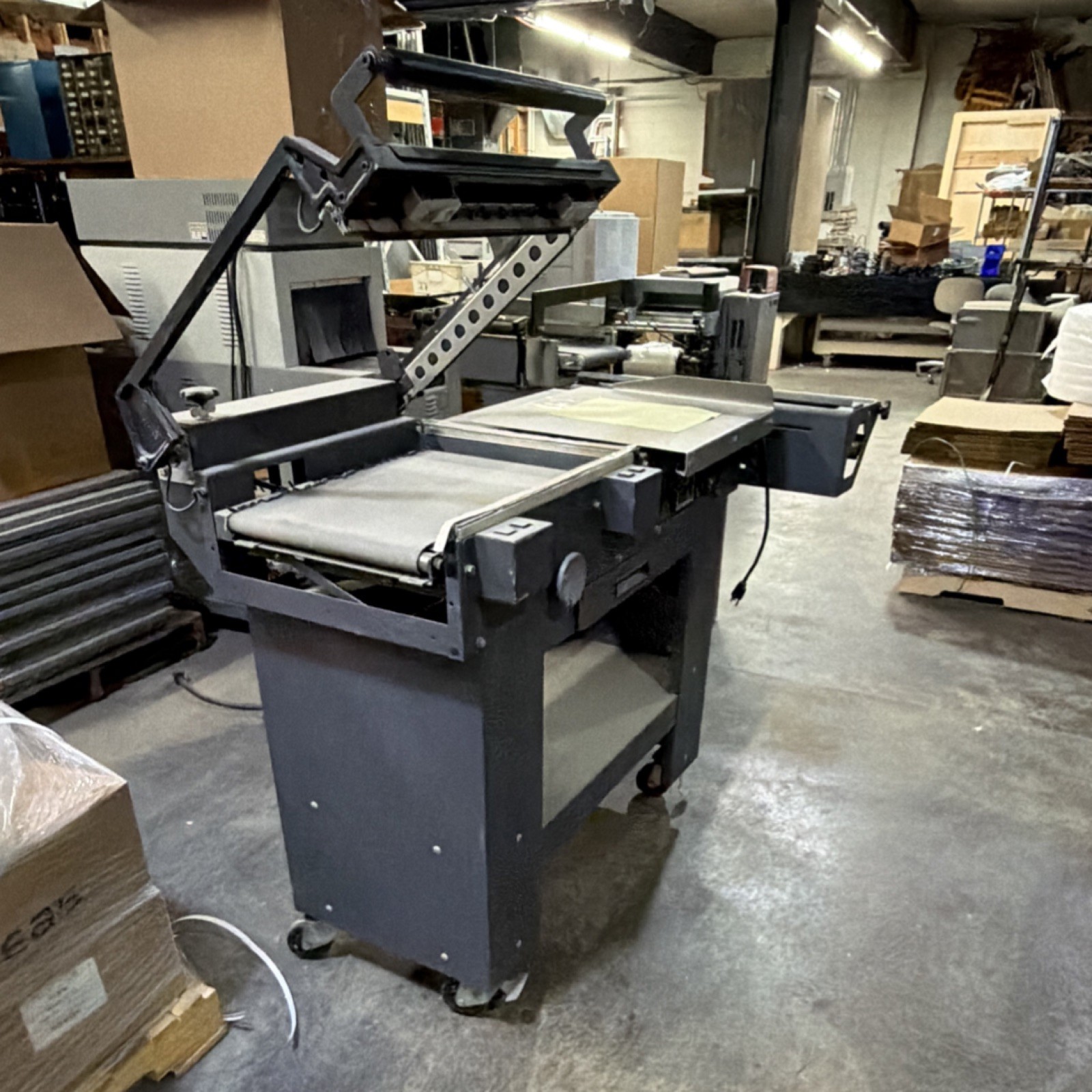 Sergeant Packaging Division L-Bar Sealer 8387 Industrial Packaging Machine