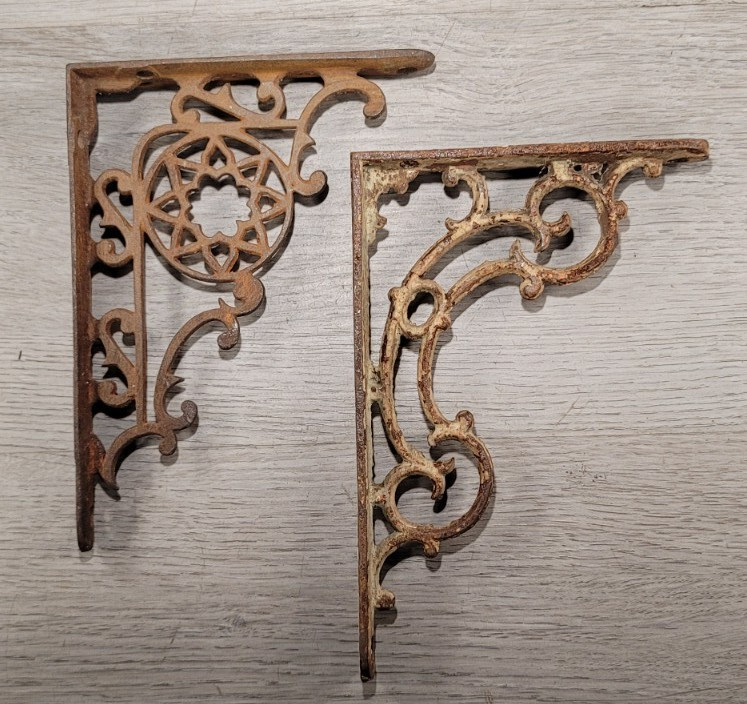 2 Antique Ornate Shelf Brackets Cast Iron Acorns Leaf Motif 7"x4.75" &  6.5"x5"