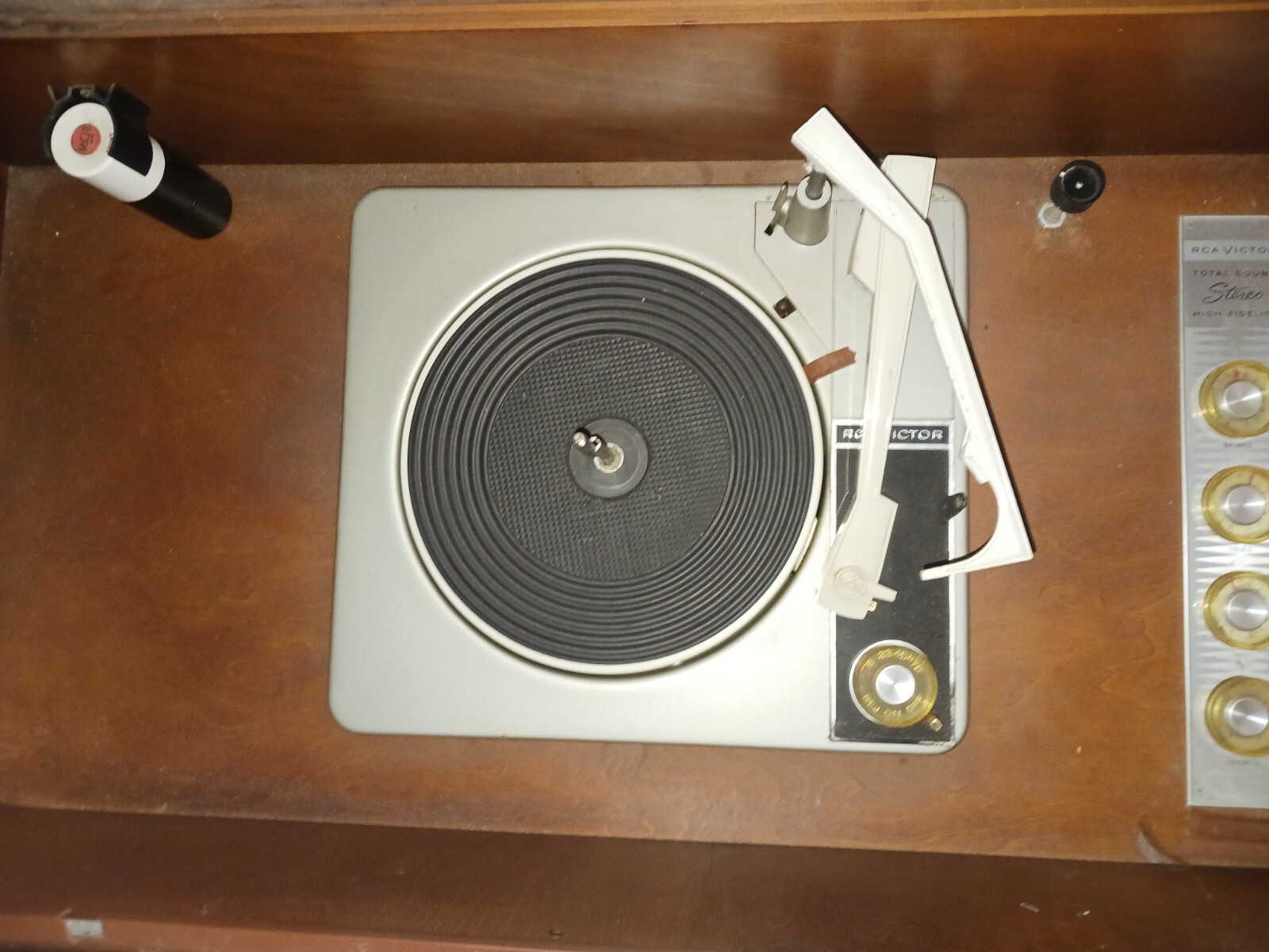 Victorola Standing Cabinet Record Player Radio