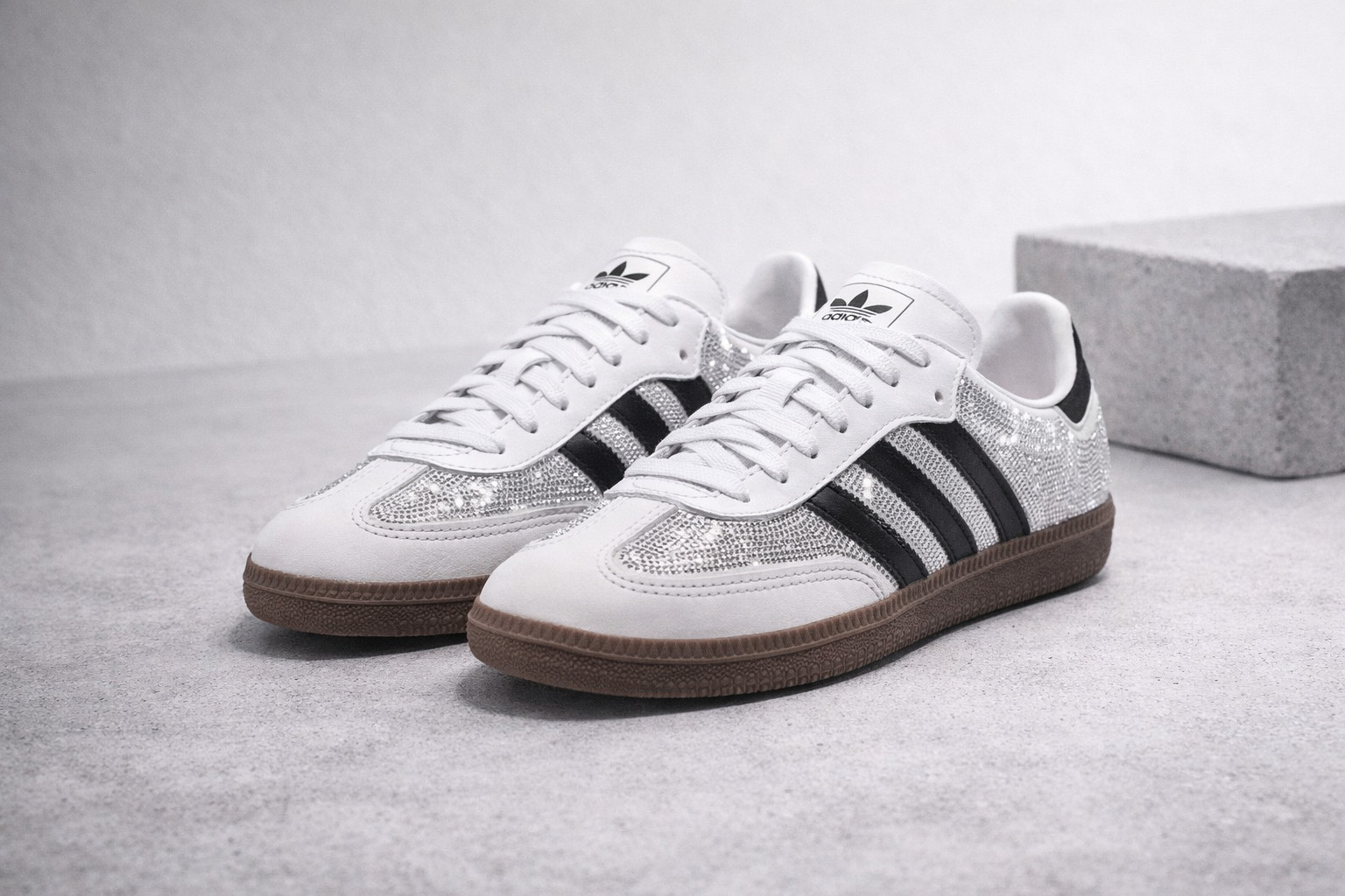 SAMBA OG White Rhinestone Crystal IH9055 Women's Size US 5-9