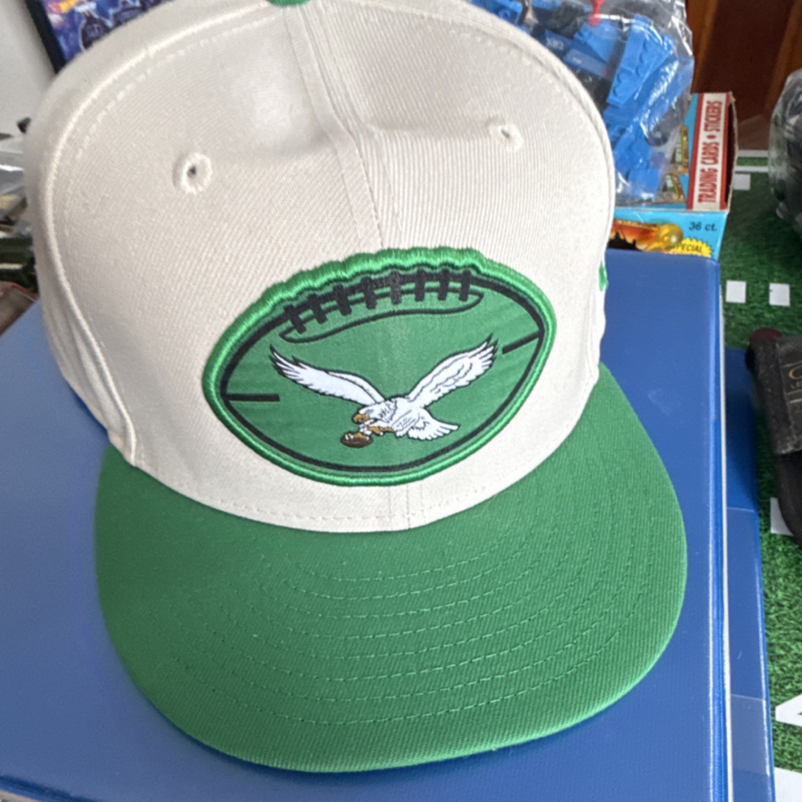 New Era 9FIFTY NFL Philadelphia Eagles Snapback Hat White Green Unisex Adult