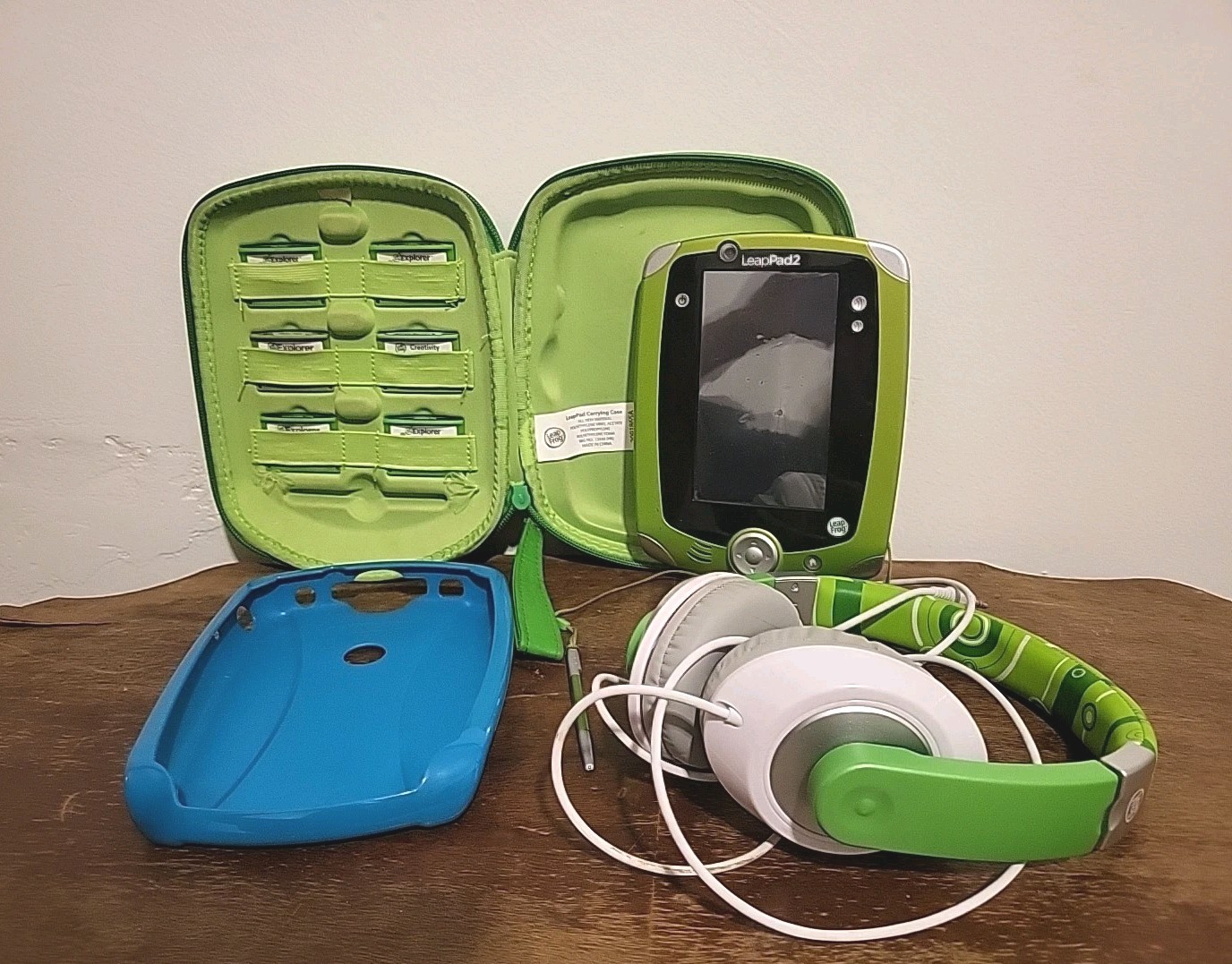 LEAPFROG LeapPad 2 Learning System 7 Cartridges, Cover, ZipCase, Headphone WORKS