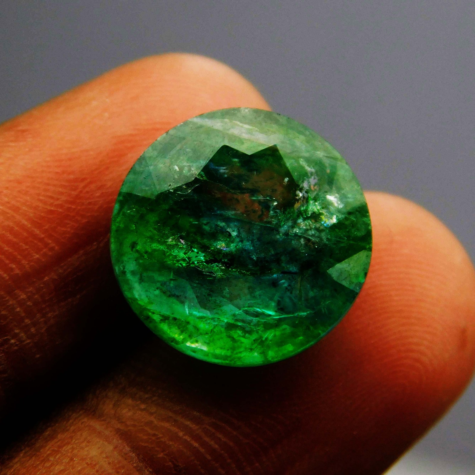 CERTIFIED Emerald Green Colombian 7 Carat Natural Round Cut Loose Gemstone