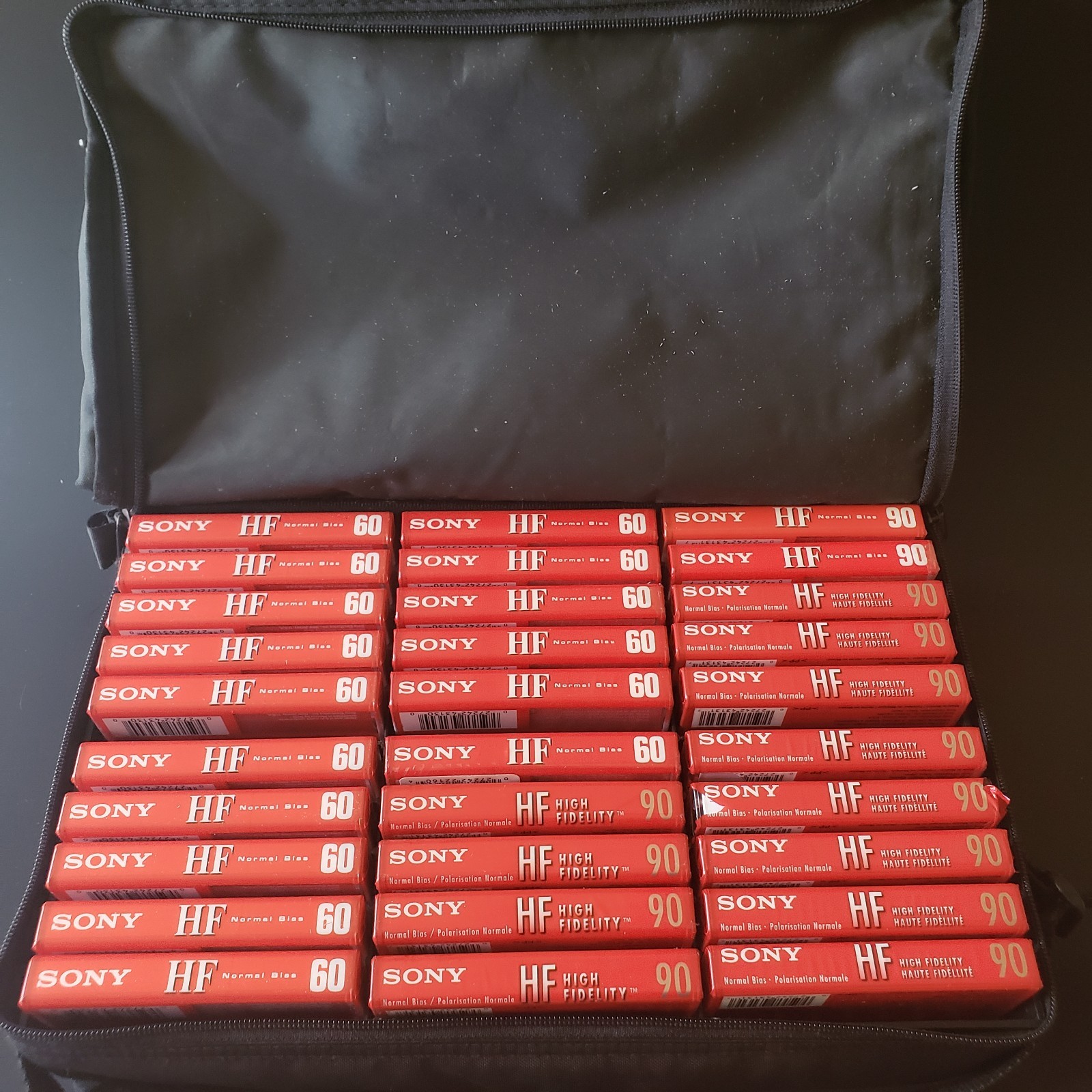 Lebo Black Padded Zip Carrying Case w/ 16 Sony HF 60 & 14 HF 90 Blank Cassettes